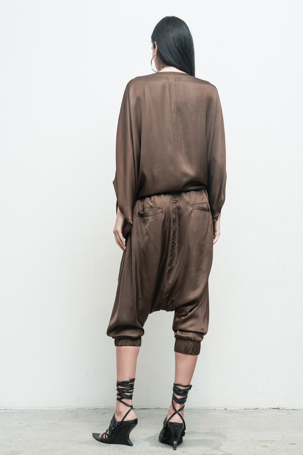 files/NicholasK-S-353A-RiverShirt-Fern-P-298D-JehanPant-Fern-06.jpg