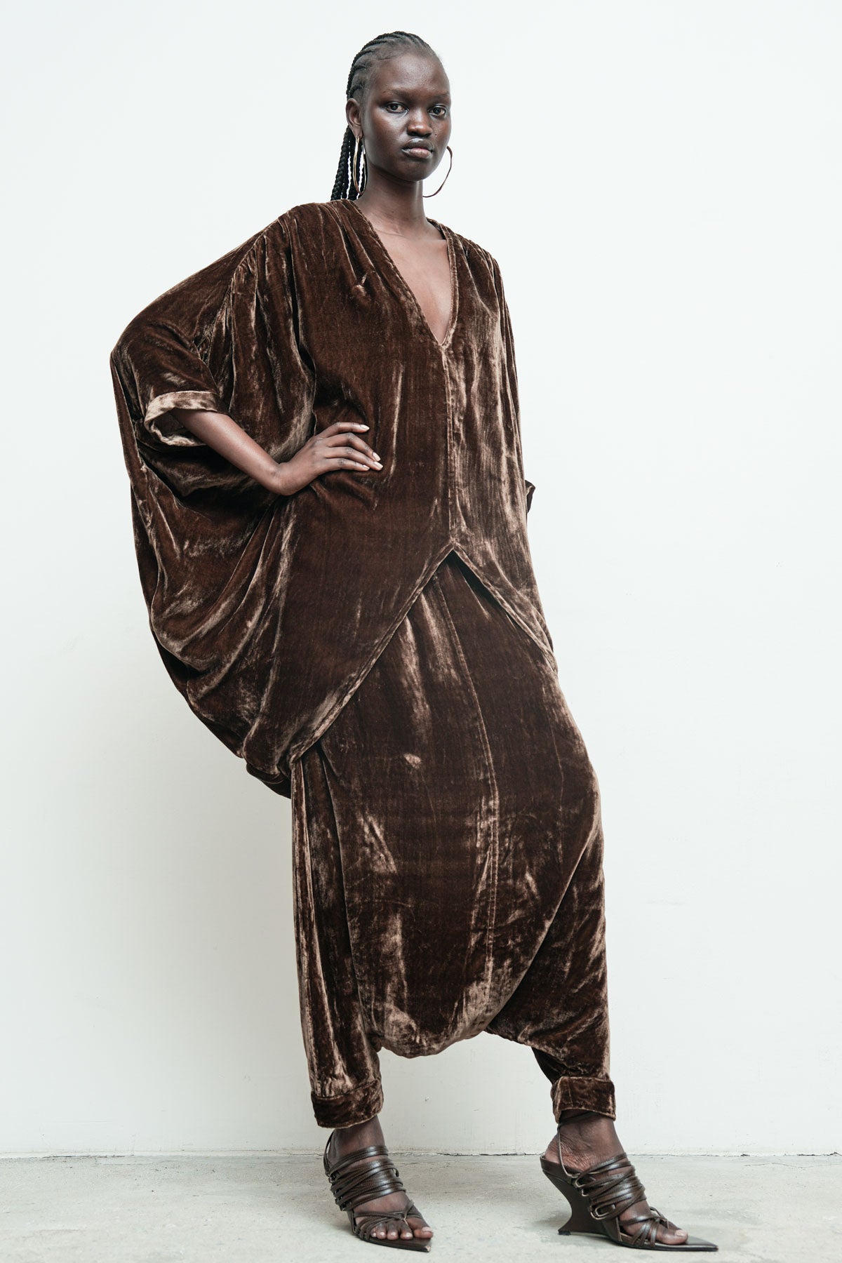 files/NicholasK-S-353C-RiverShirt-Bronze-P-360B-BahaSkant-Bronze-02.jpg