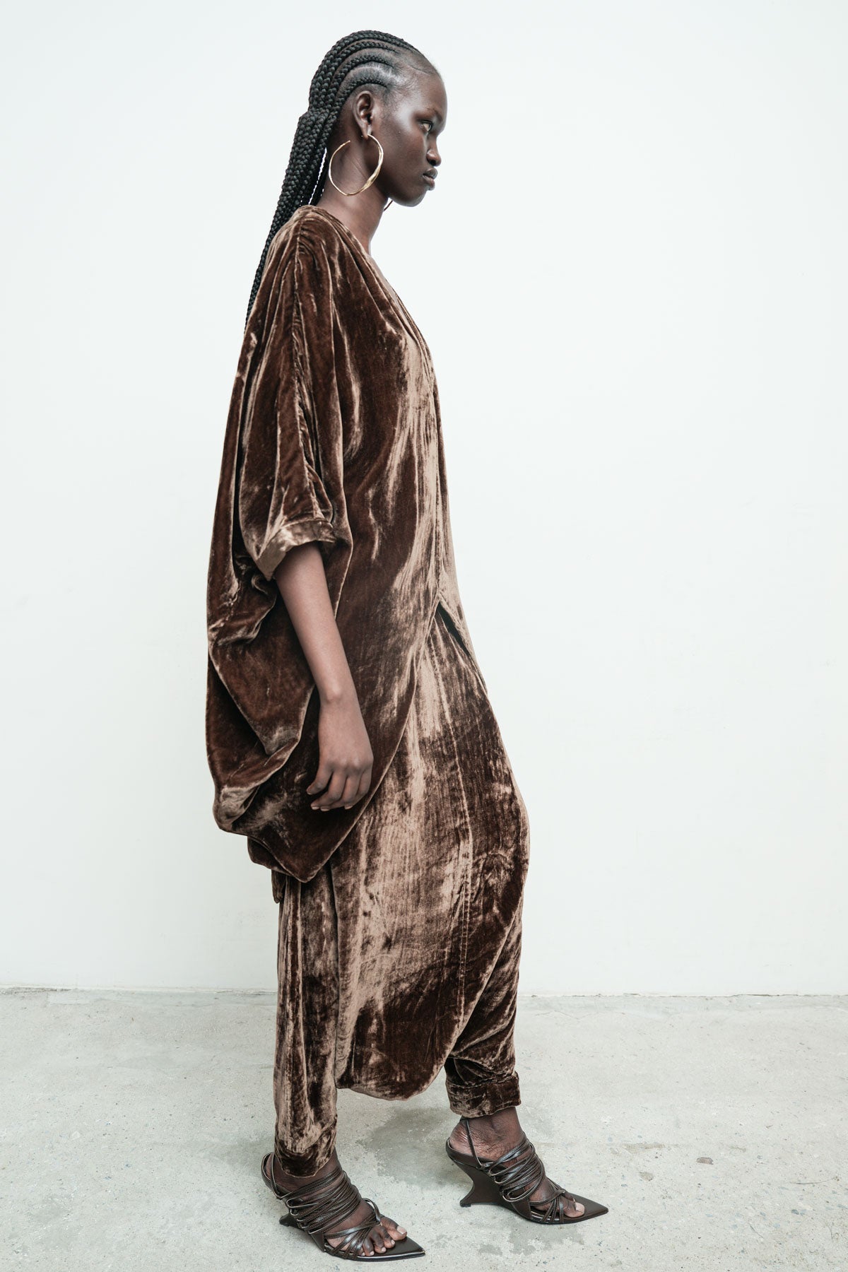 files/NicholasK-S-353C-RiverShirt-Bronze-P-360B-BahaSkant-Bronze-05.jpg
