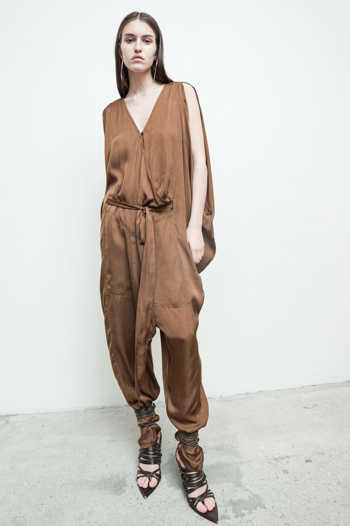 files/NicholasK-SD-339E-RueJumper-Bronze-01.jpg