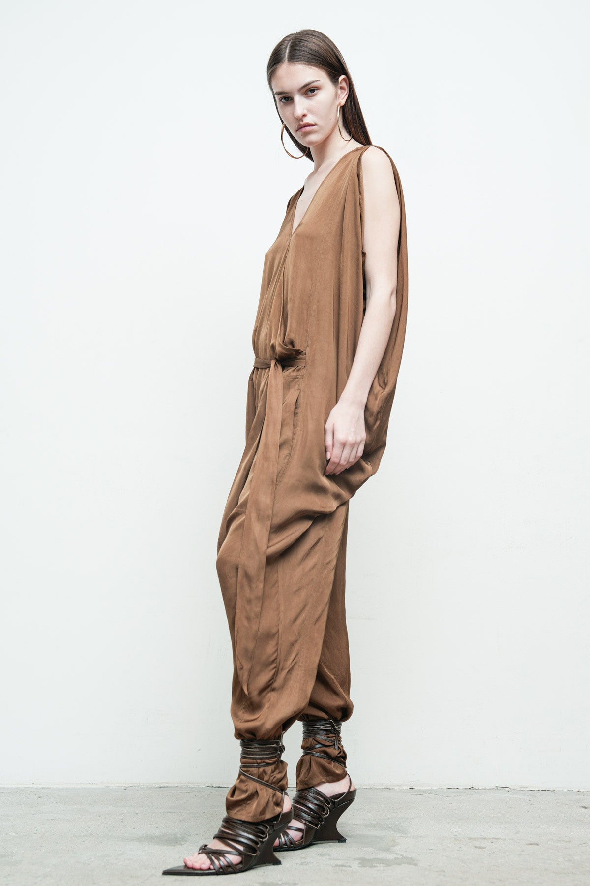 files/NicholasK-SD-339E-RueJumper-Bronze-06.jpg