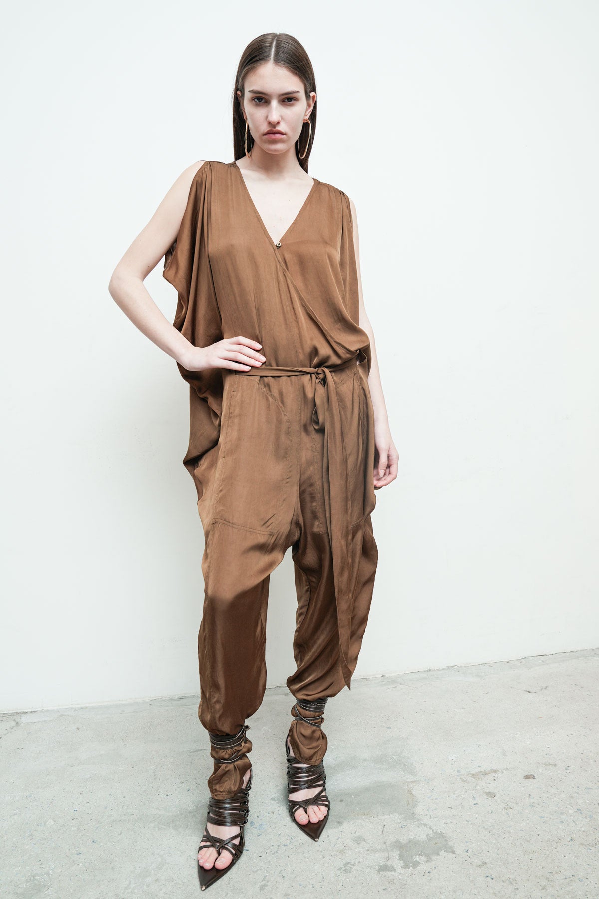 files/NicholasK-SD-339E-RueJumper-Bronze-07.jpg