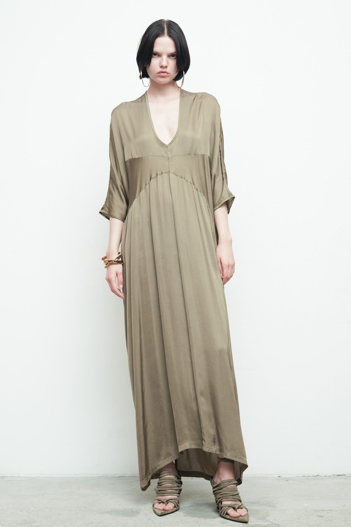 files/NicholasK-SD-475D-TristanDress-Dune-003.jpg