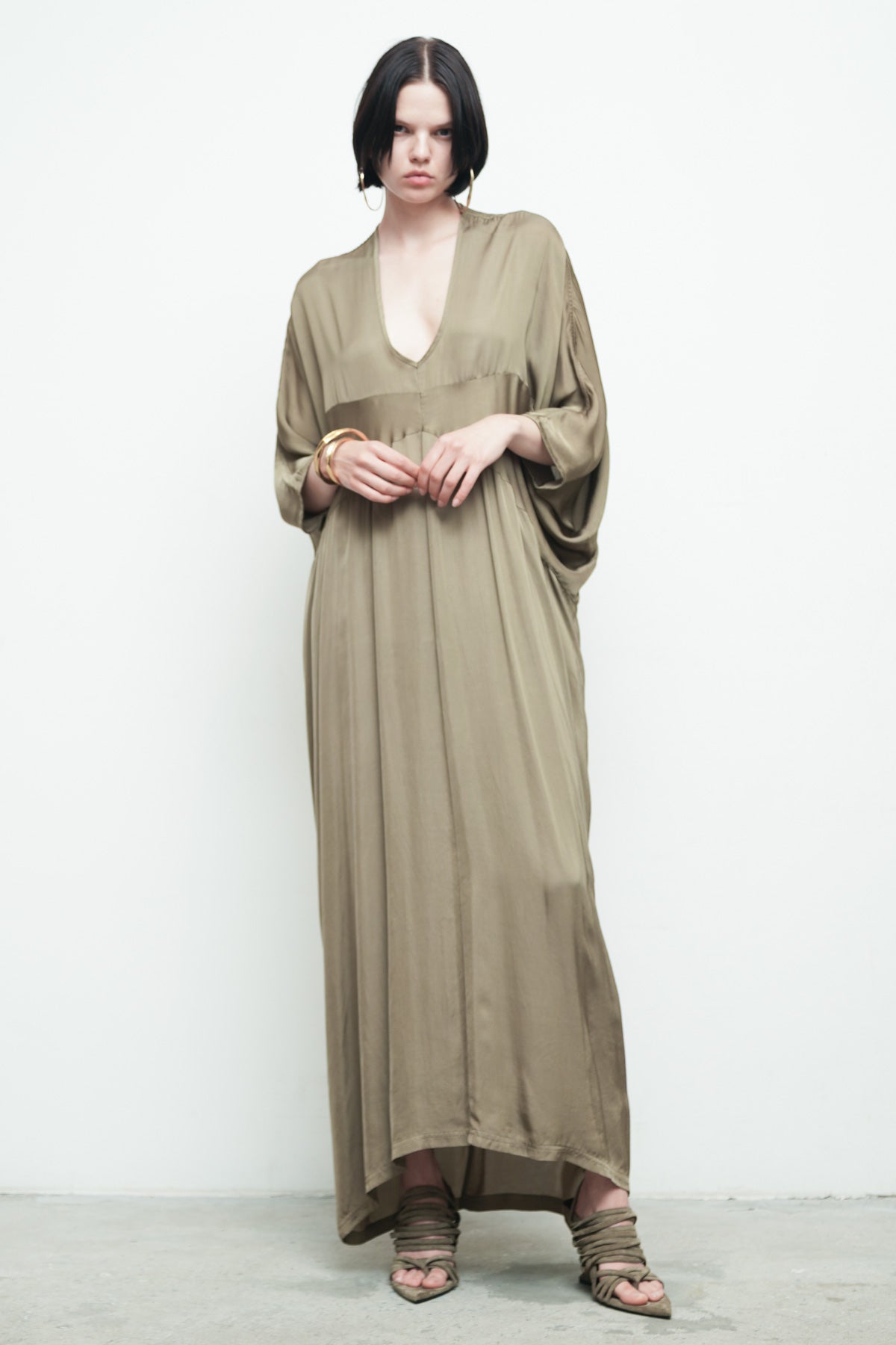 files/NicholasK-SD-475D-TristanDress-Dune-01_c95aea41-63cf-48bb-ae2d-0145f0bbb227.jpg
