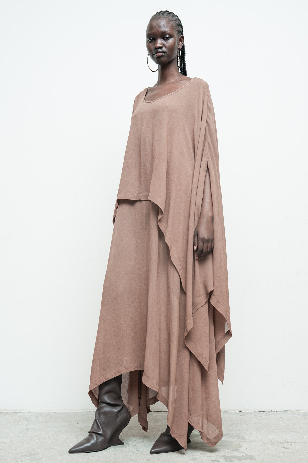 files/NicholasK-SD-570B-EresDress-Champagne-07.jpg