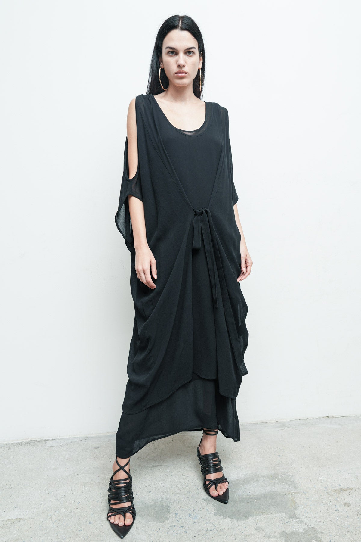 files/NicholasK-SD-630-DrewDress-Black-04_9b1bd6f3-4fe3-43ff-961e-b87f1958c4d8.jpg