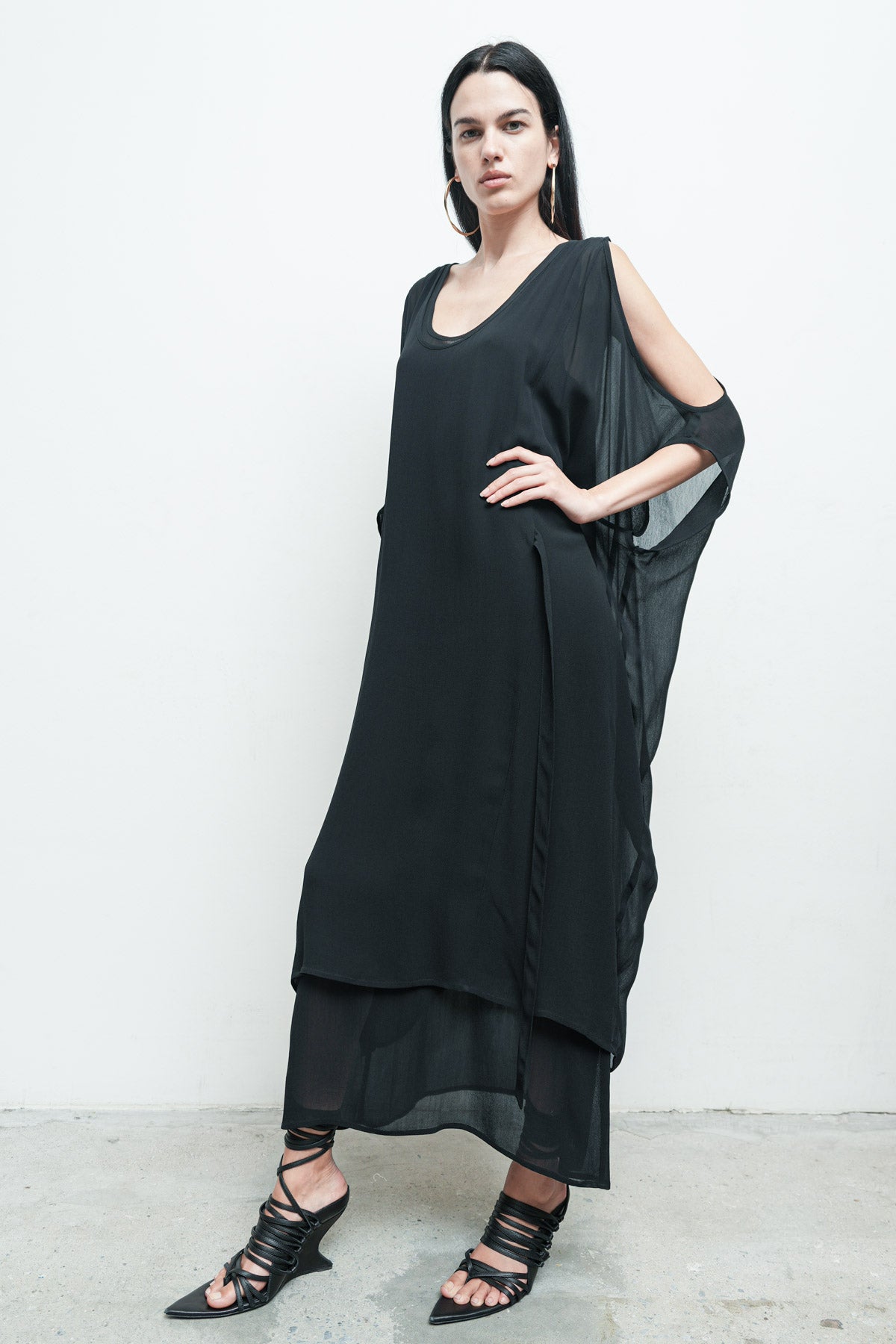 files/NicholasK-SD-630-DrewDress-Black-09_4b5f98be-8df1-4ca6-a791-cf992b97a544.jpg