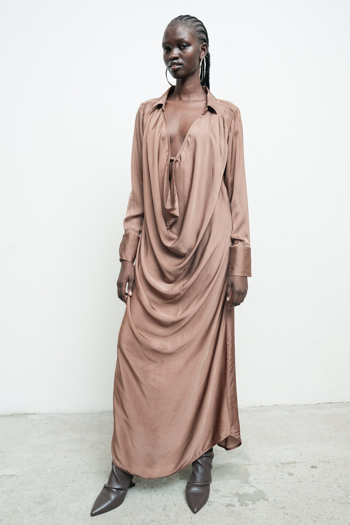files/NicholasK-SD-647-DestaDress-Champagne-01.jpg