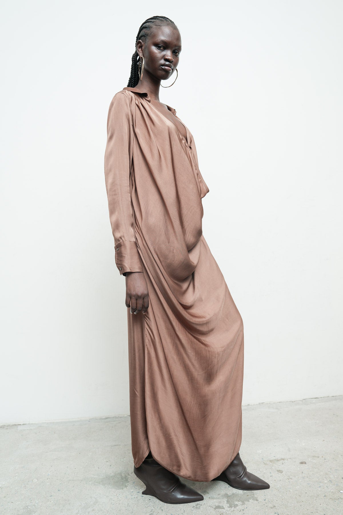 files/NicholasK-SD-647-DestaDress-Champagne-03.jpg
