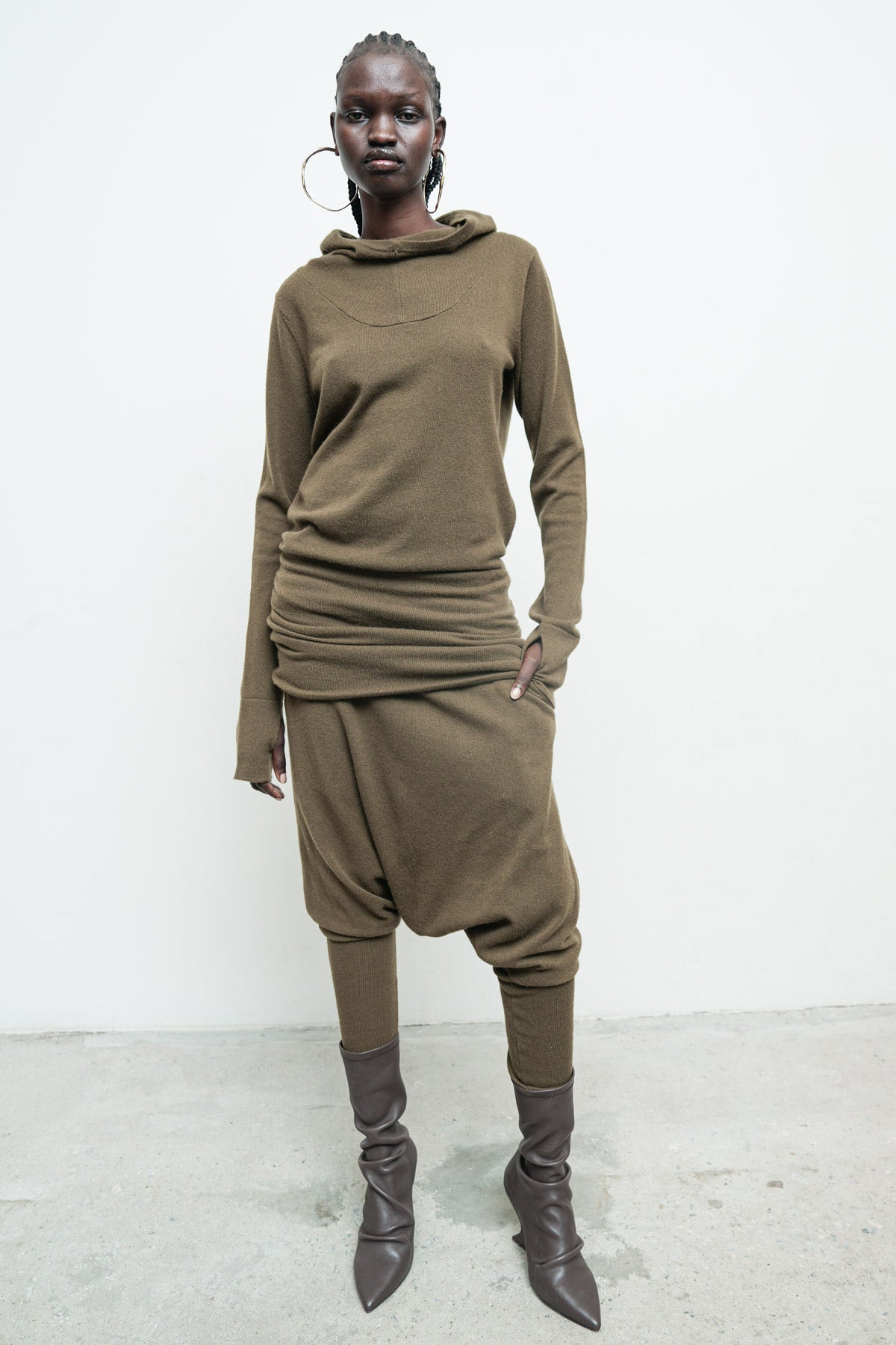 files/NicholasK-SW-295B-ClarkHoody-Bronze-KP-350-EnyaPant-Bronze-02.jpg