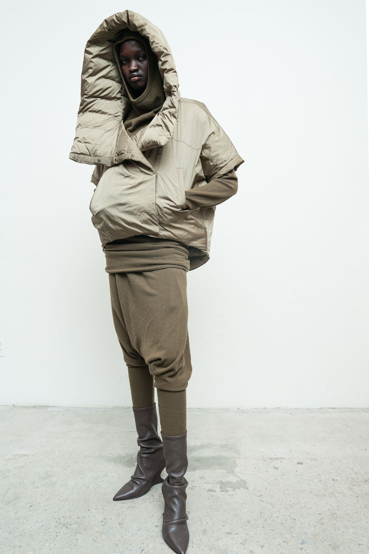 files/NicholasK-SW-295B-ClarkHoody-Bronze-KP-350-EnyaPant-Bronze-O-450B-EllieShrug-Bronze-04.jpg