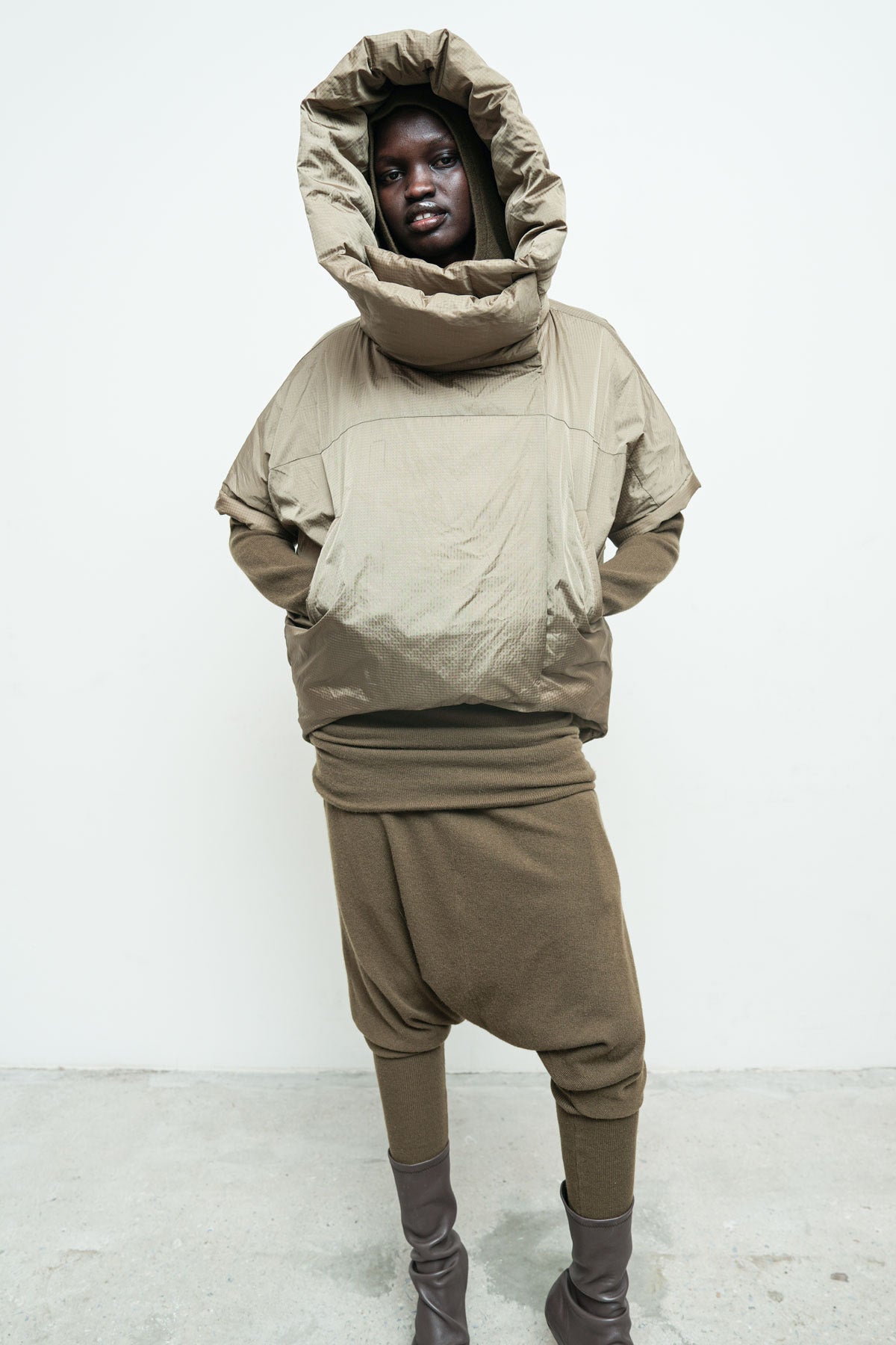 files/NicholasK-SW-295B-ClarkHoody-Bronze-KP-350-EnyaPant-Bronze-O-450B-EllieShrug-Bronze-09.jpg