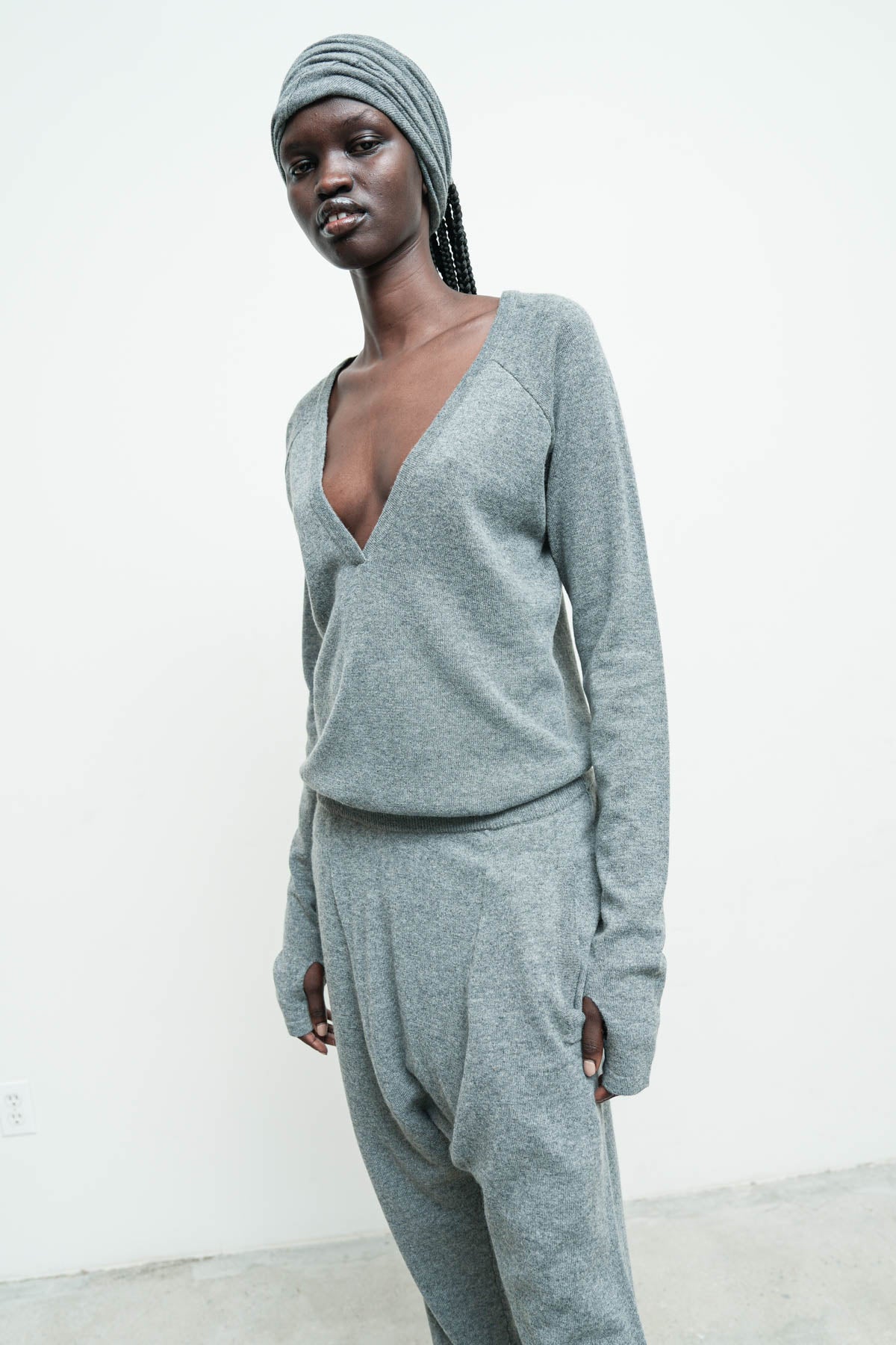 files/NicholasK-SW-408B-ReversibleLowVSweater-GreyHeather-KP-351-JaydenPant-GreyHeather-A-220C-BaoBeanie-GreyHeather-07.jpg