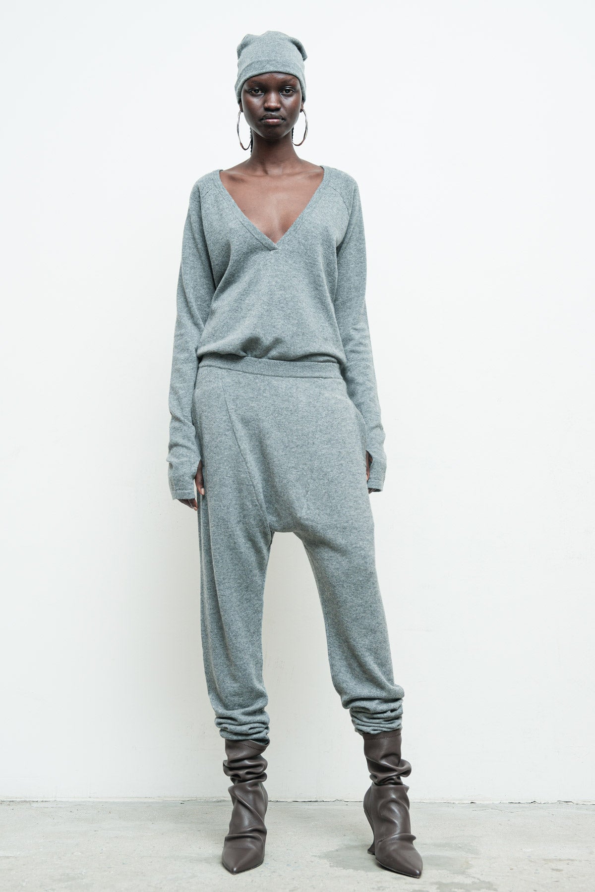 files/NicholasK-SW-408B-ReversibleLowVSweater-GreyHeather-KP-351-JaydenPant-GreyHeather-A-220C-BaoBeanie-GreyHeather-09.jpg