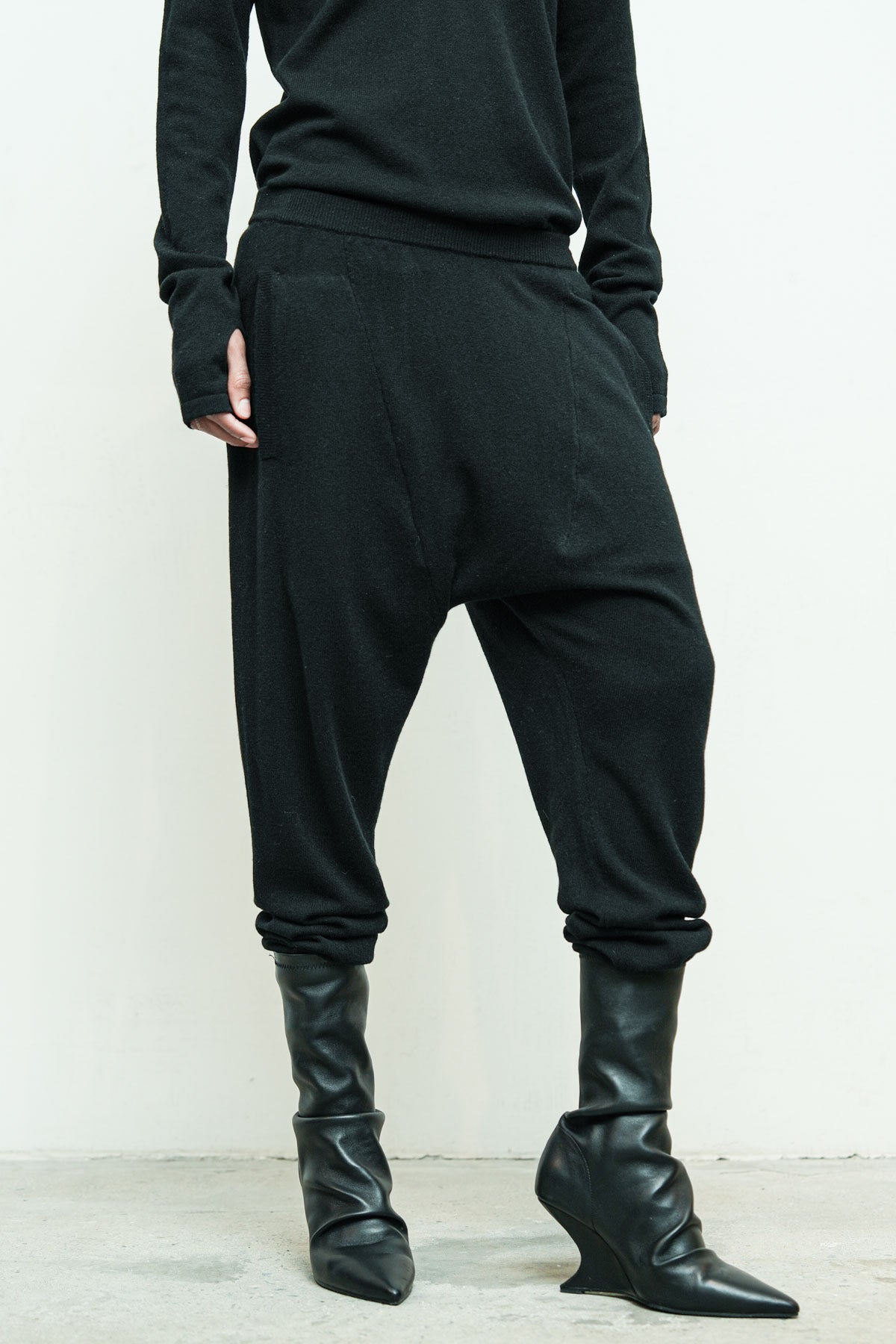 files/NicholasK-SW-408B-reversibleLowVSweater-Black-KP-351-JadenPant-Black-03.jpg