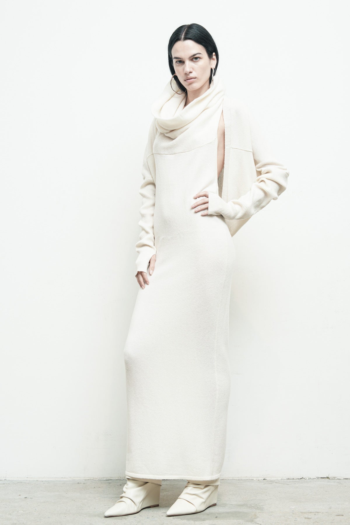 files/NicholasK-SW-413B-HighlandShrug-OffWhite-06.jpg