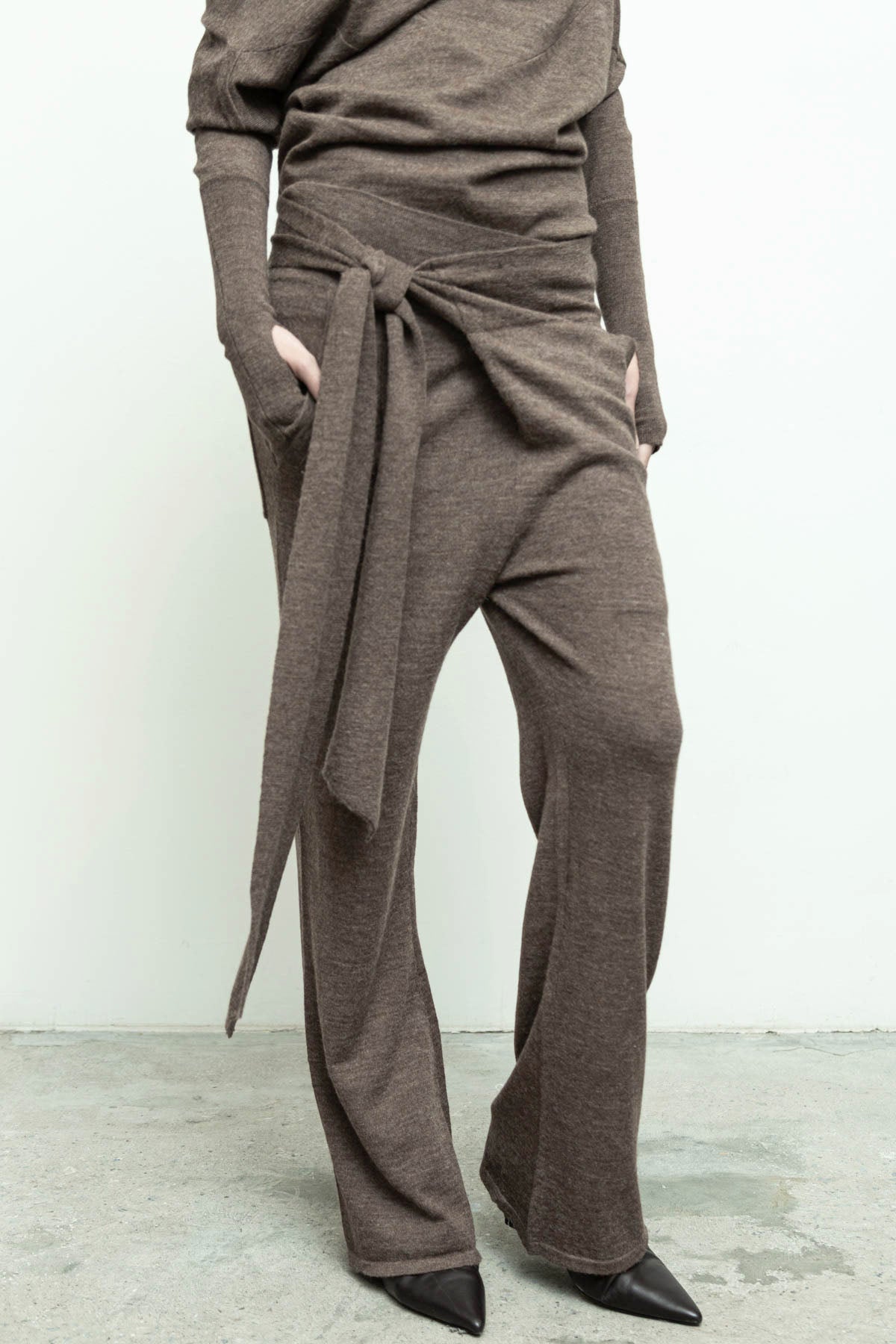 files/NicholasK-SW-447C-RevSweater-WalnutHeather-P-310-WrapPant-WalnutHeather-07.jpg