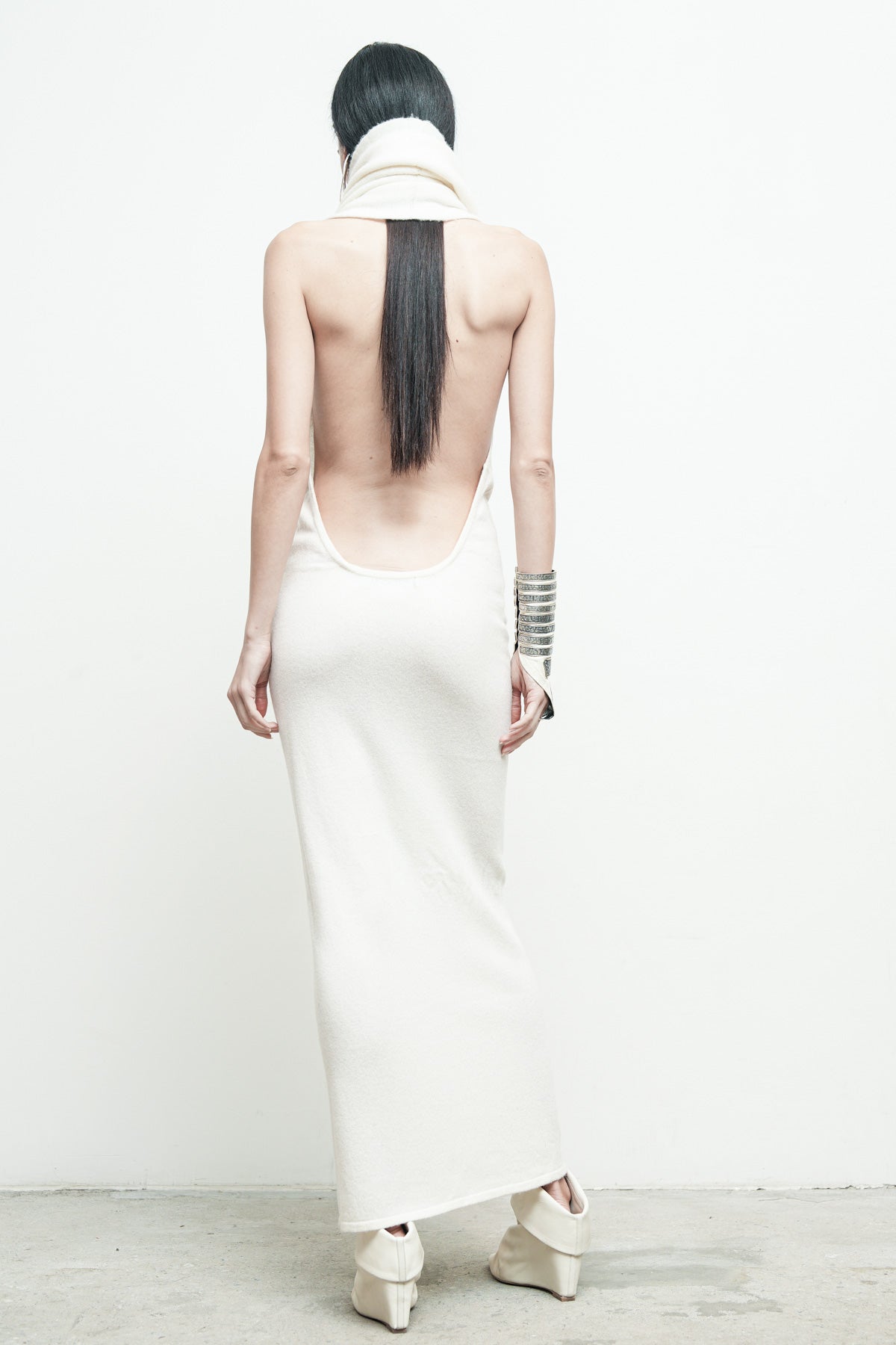 files/NicholasK-SW-471-PhoenixDress-OffWhite-010.jpg