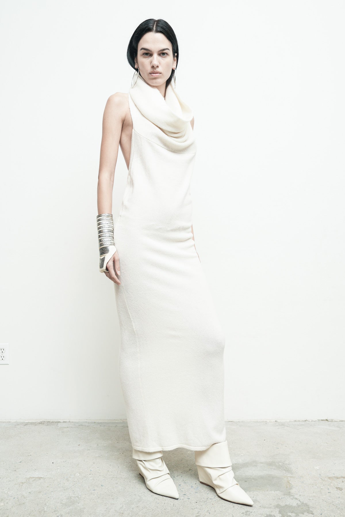 files/NicholasK-SW-471-PhoenixDress-OffWhite-011.jpg