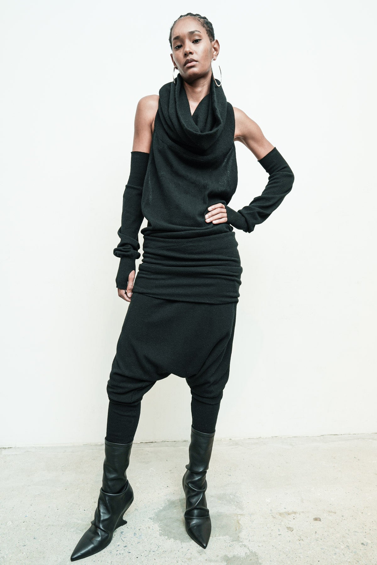files/NicholasK-SW-472-PhoenixTop-Black-02.jpg