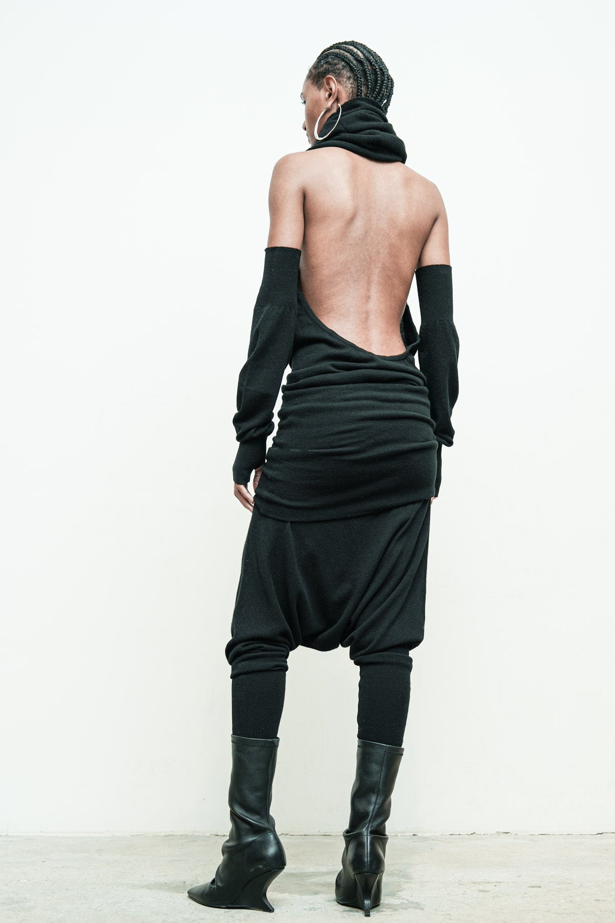 files/NicholasK-SW-472-PhoenixTop-Black-03.jpg