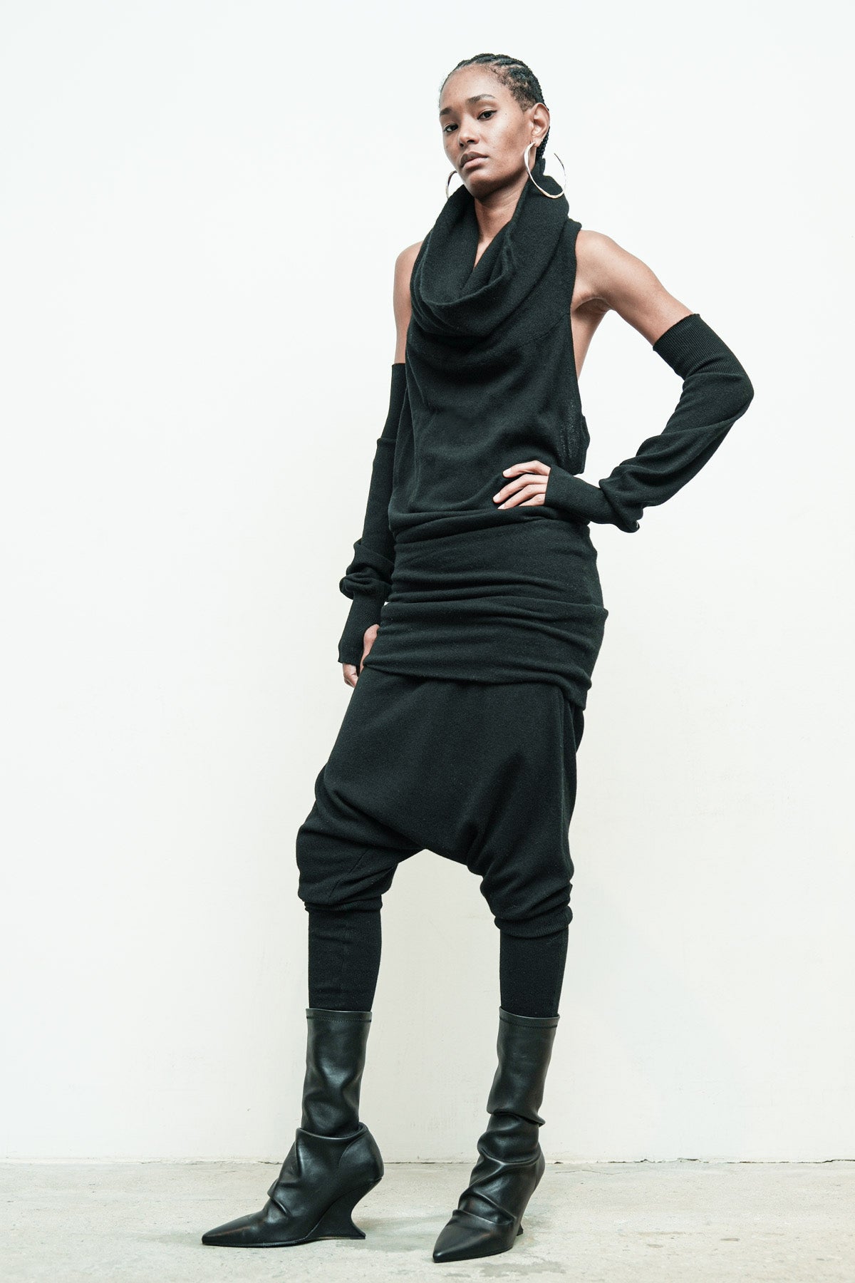 files/NicholasK-SW-472-PhoenixTop-Black-05.jpg