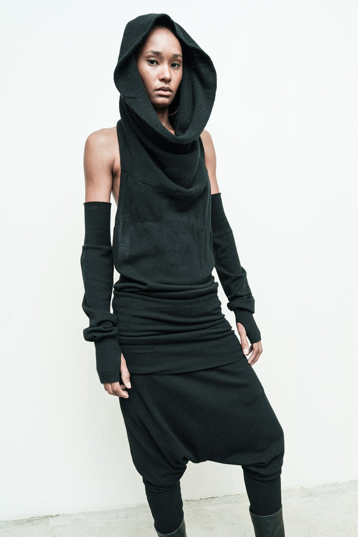 files/NicholasK-SW-472-PhoenixTop-Black-06.jpg