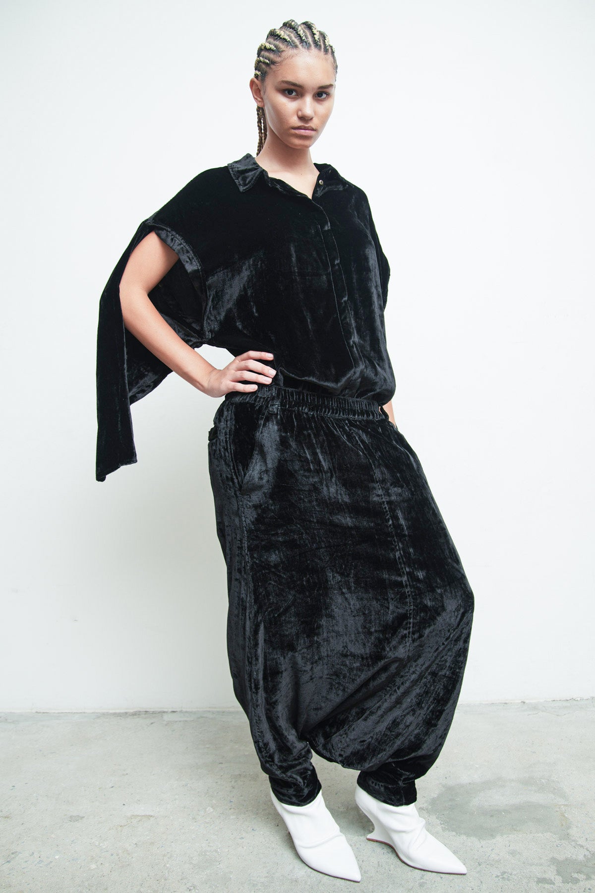 files/O-438C-KilmerJkt-Black-S-350B-KillanShort-Black-P-306D-BahaSkant-Black-03.jpg