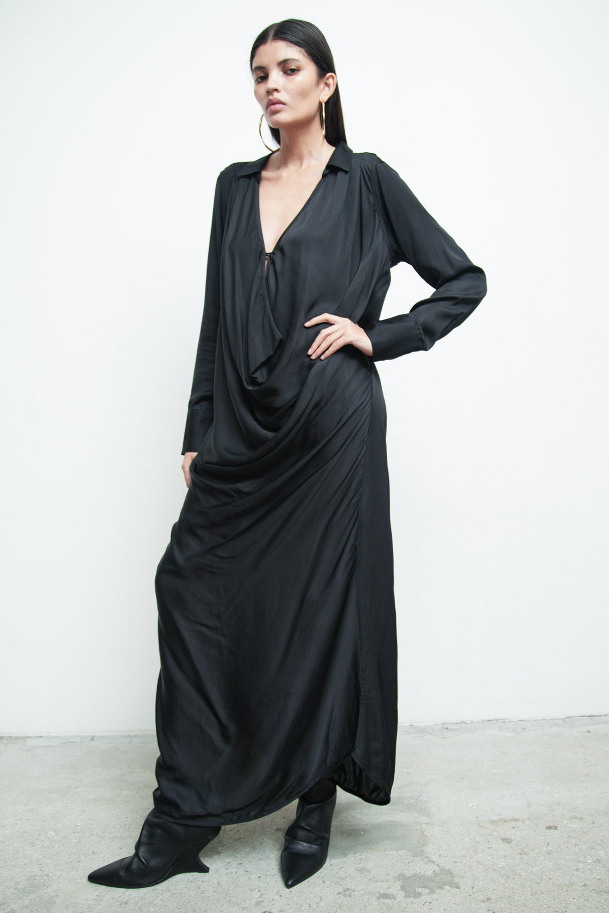 files/SD-647-DestaDress-Black-03.jpg