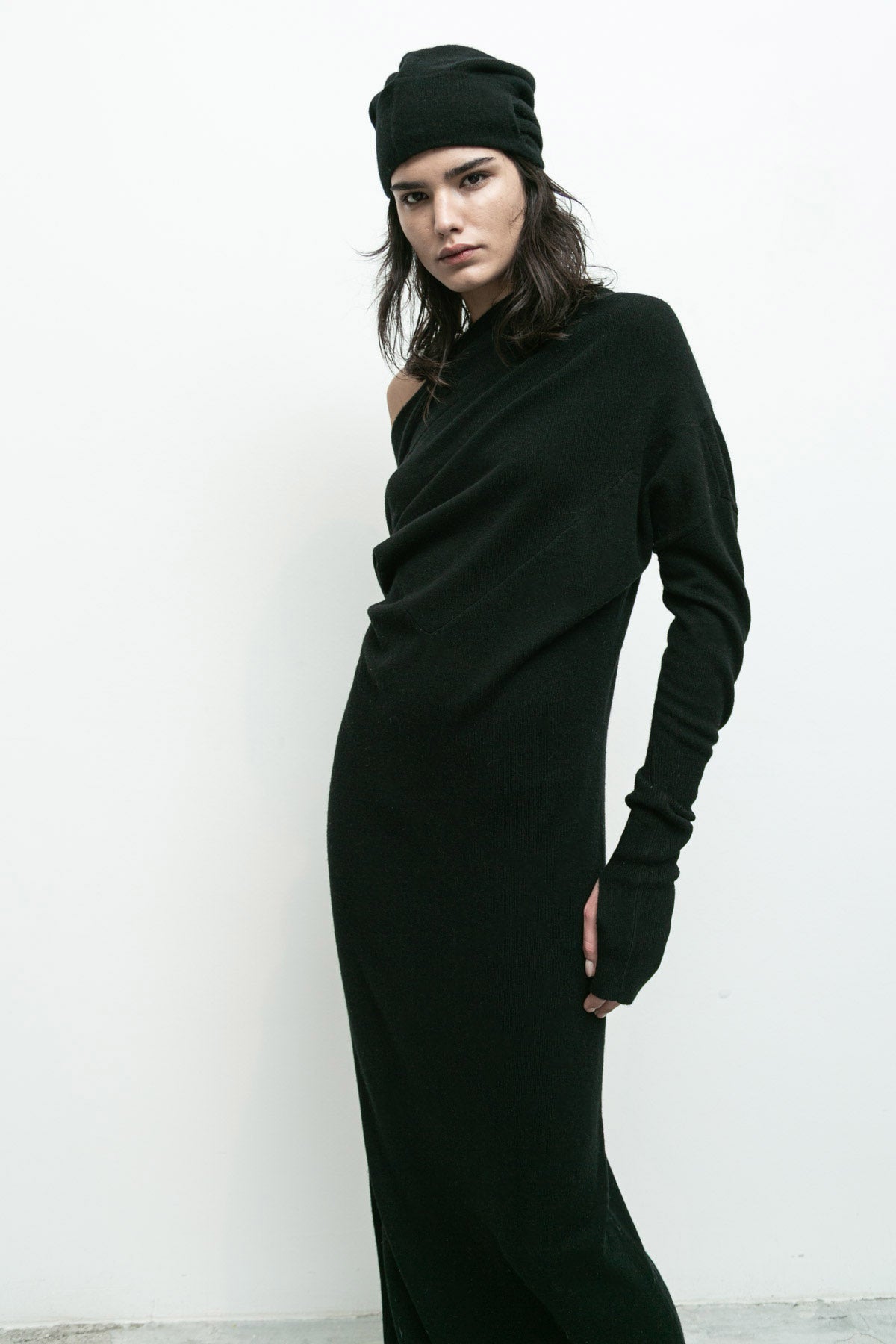 files/SW-363H-RevSweaterDress-Black-A-203-WrapBeanie-Black-010_4abd6211-709b-42e2-b0d4-dfa014ad364f.jpg