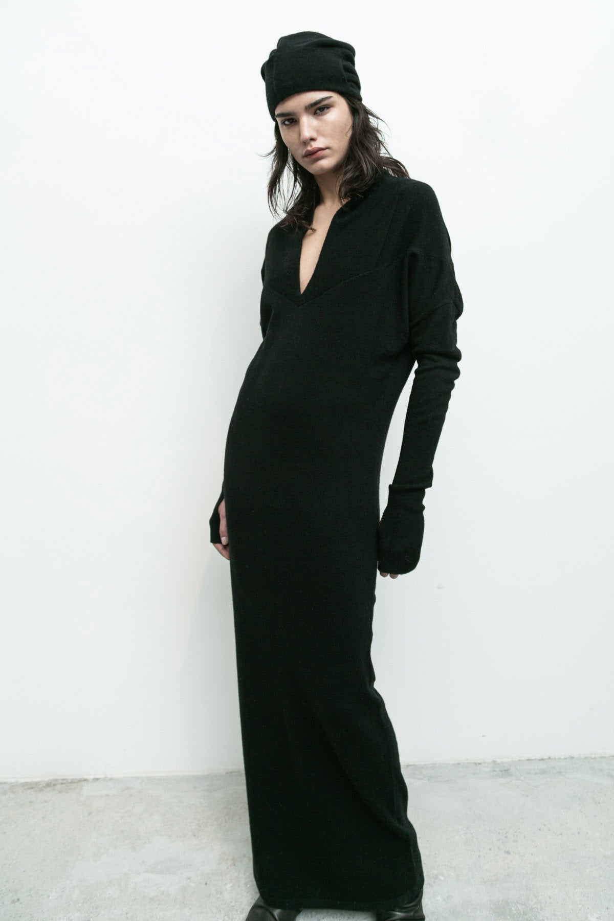 files/SW-363H-RevSweaterDress-Black-A-203-WrapBeanie-Black-02_ddc40389-b401-4372-a50e-7fdbe99a631f.jpg