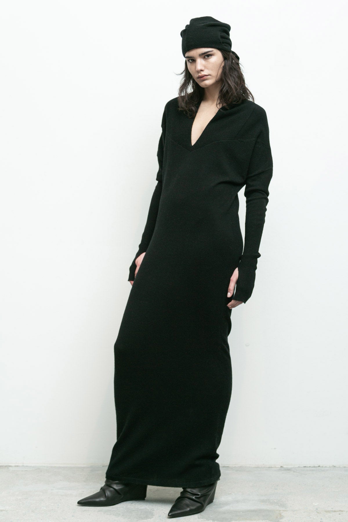 files/SW-363H-RevSweaterDress-Black-A-203-WrapBeanie-Black-07_05938224-53ef-455a-a38d-c06c6fdcb449.jpg