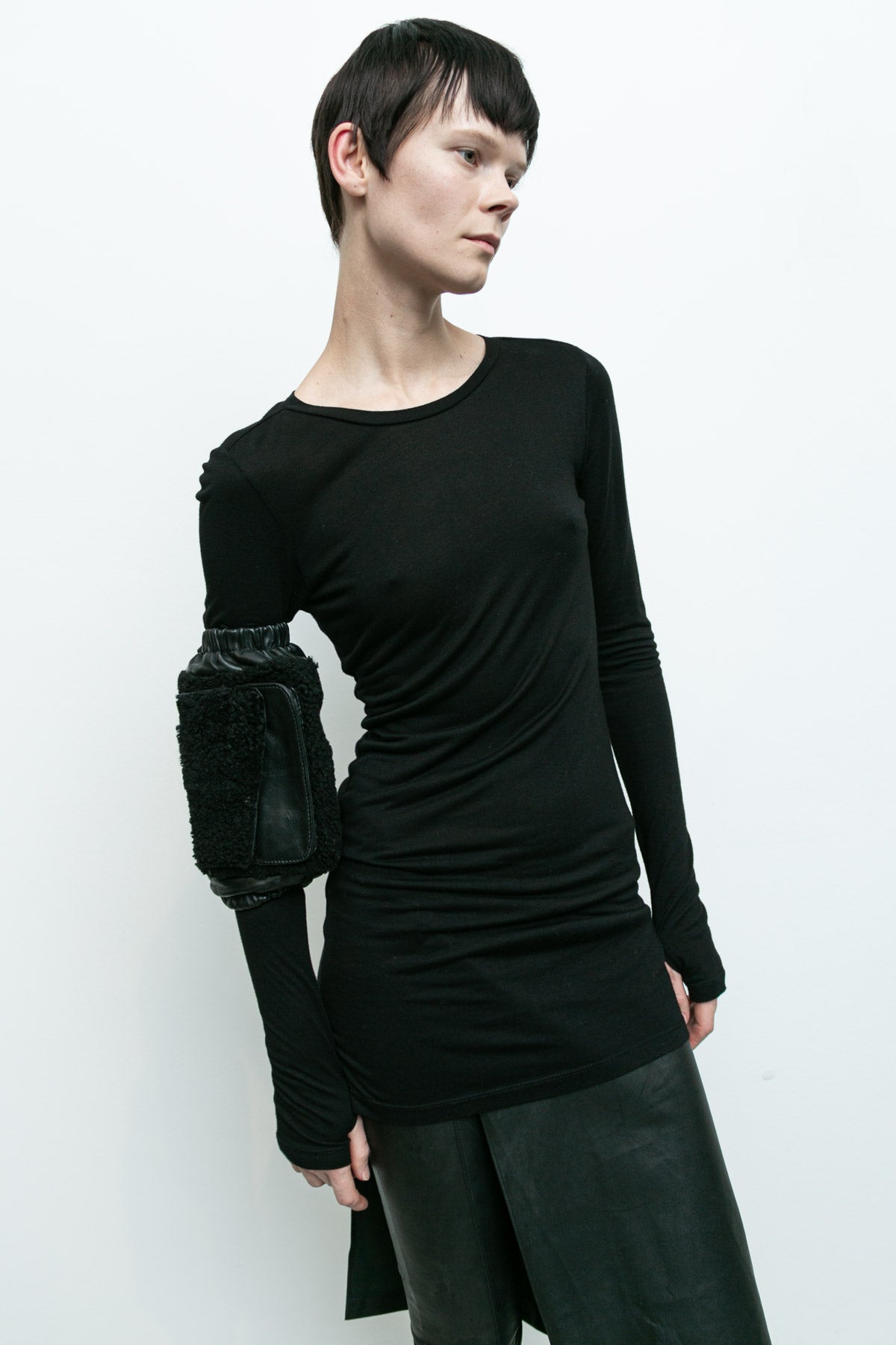 products/A-194C-Leif-Cuff-Shearling-Black-04.jpg