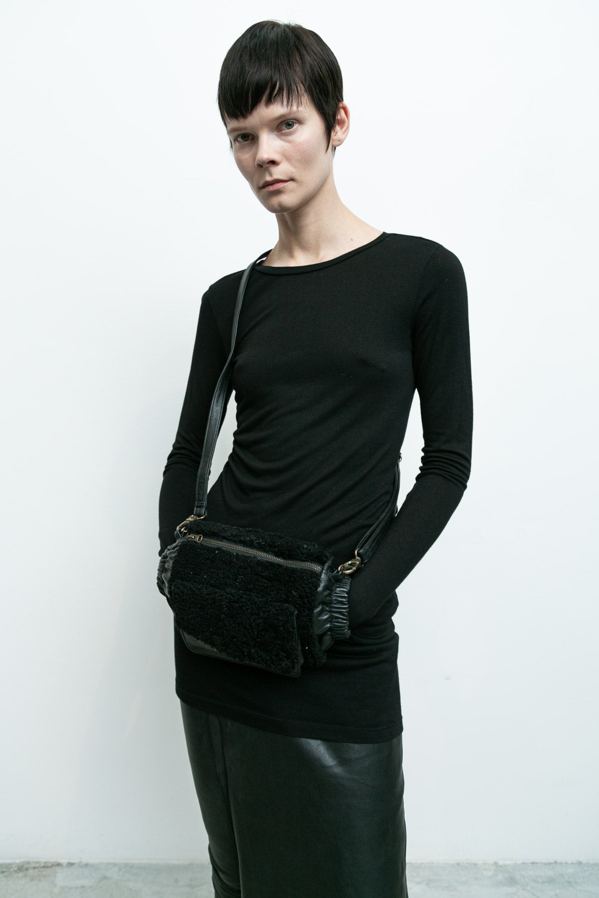 products/A-194C-Leif-Cuff-Shearling-Black-05.jpg