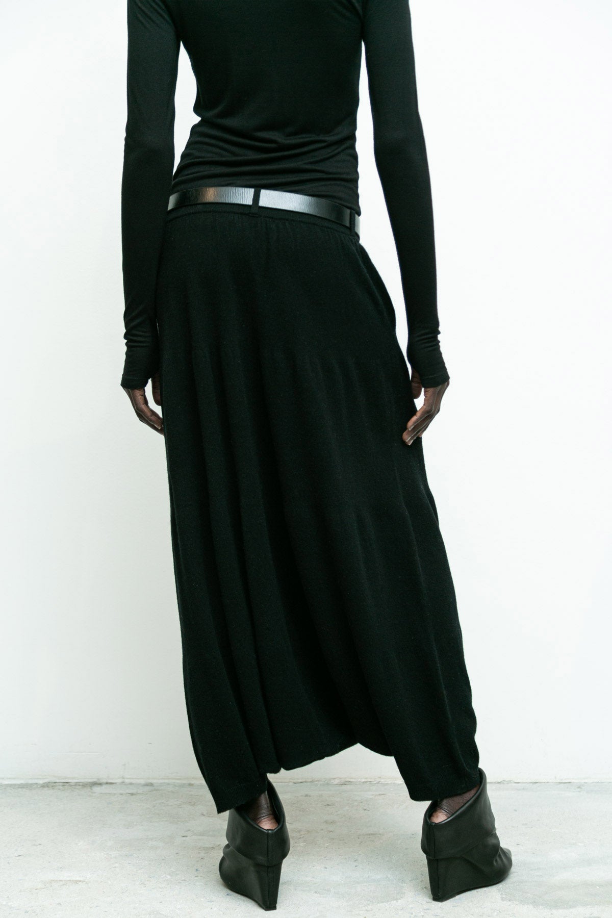 products/KP-342D-SweaterSkant-Black-06.jpg