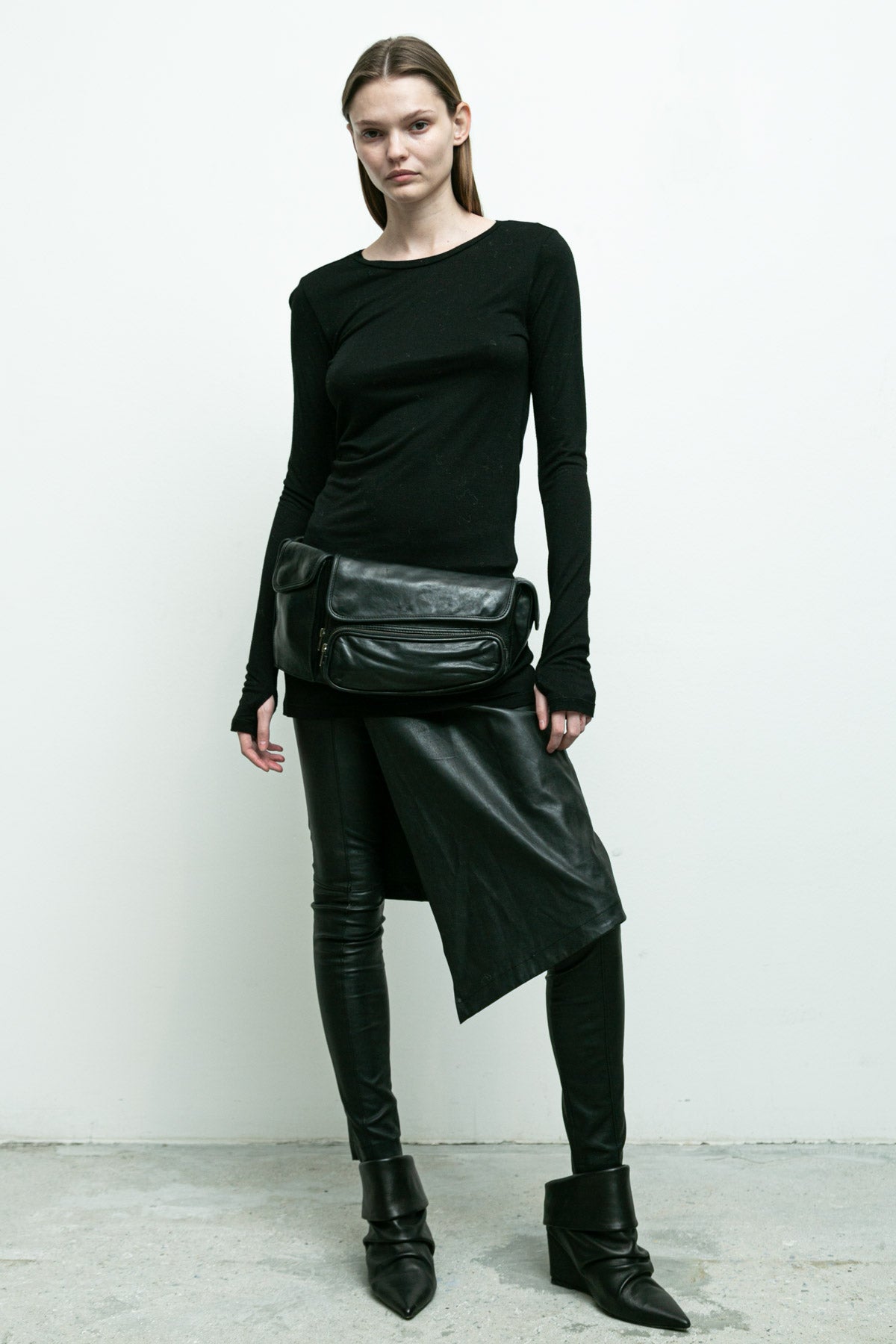 products/NicholasK-A-195-CasperPack-Black-05.jpg
