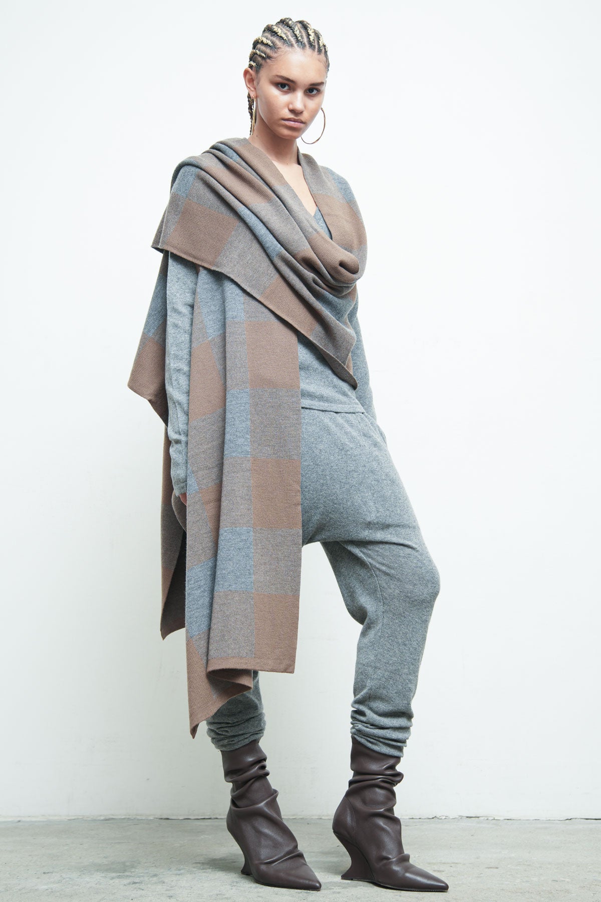 files/A-174D-AndesScarf-CamelGreyHEather-03.jpg