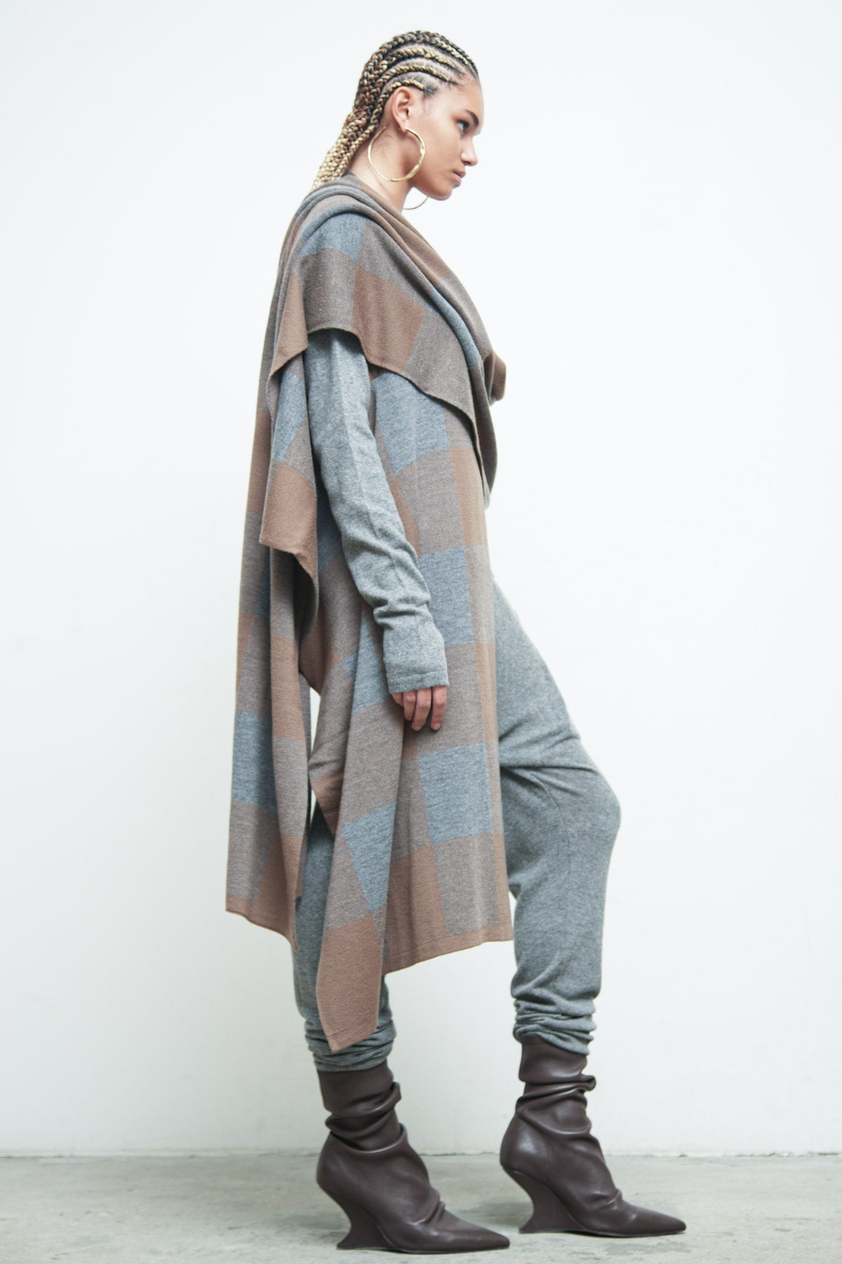 files/A-174D-AndesScarf-CamelGreyHEather-08.jpg