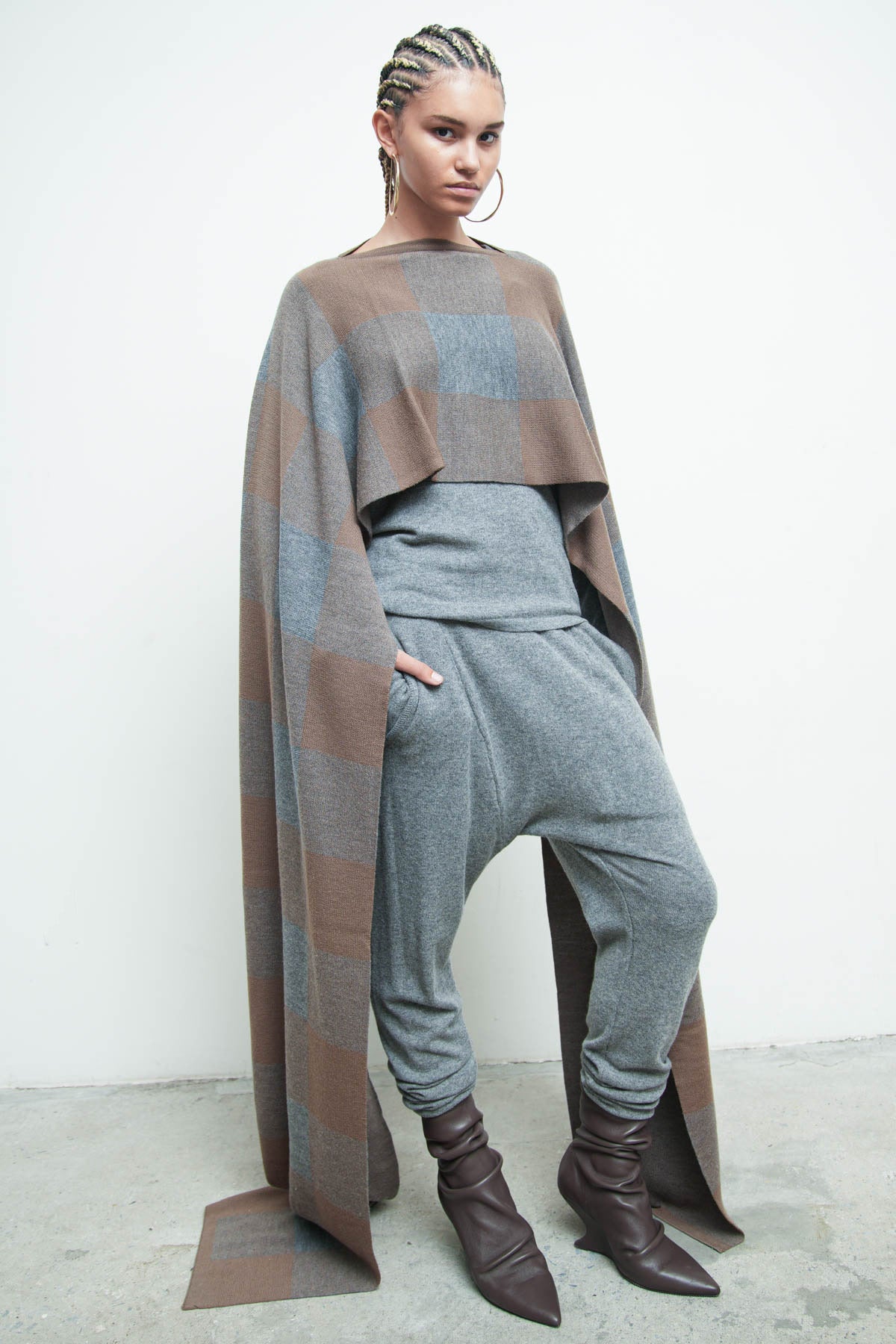 files/A-174D-AndesScarf-CamelGreyHEather-09.jpg