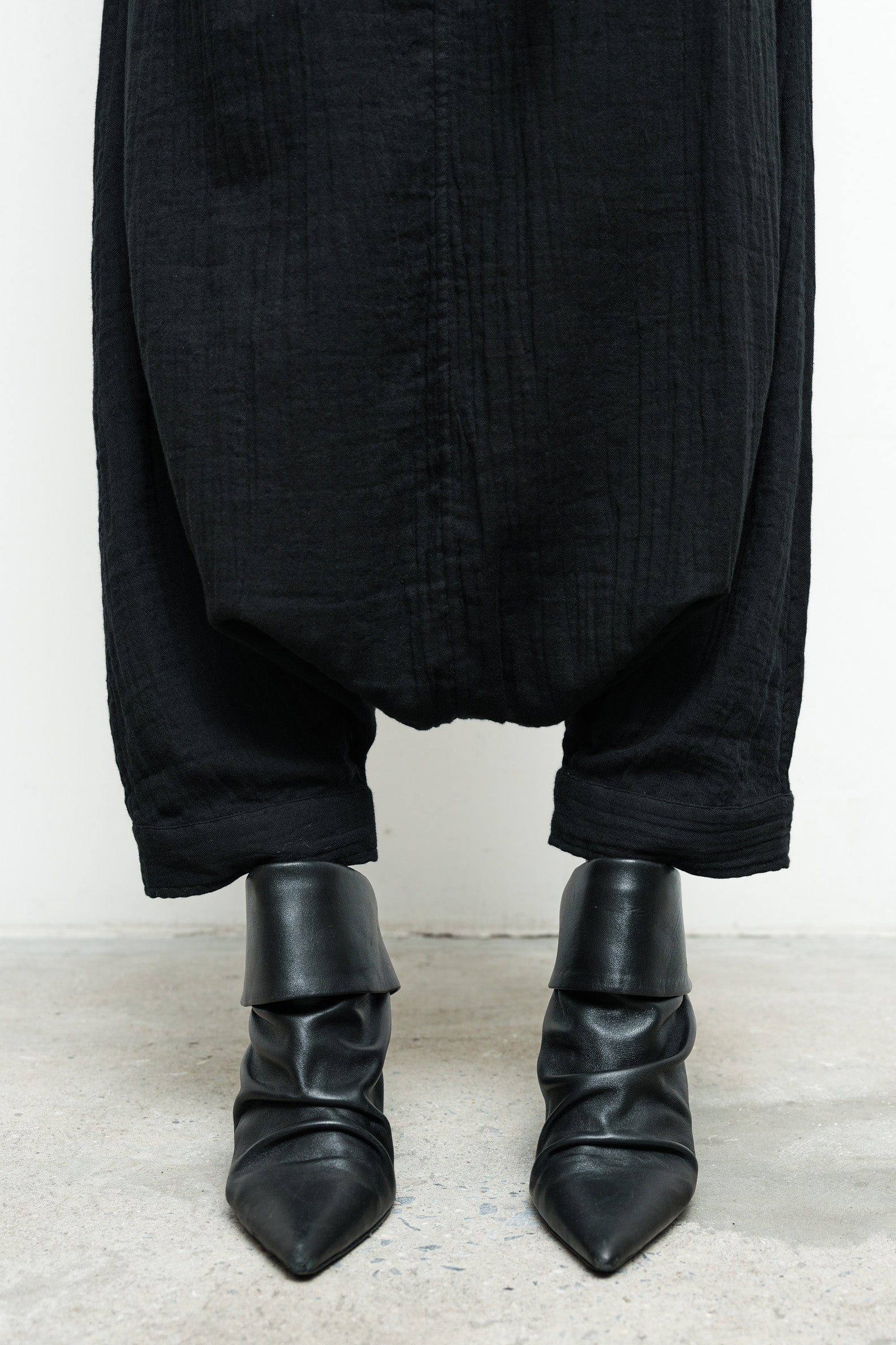 files/A-209_JudeMule-Black-02.jpg