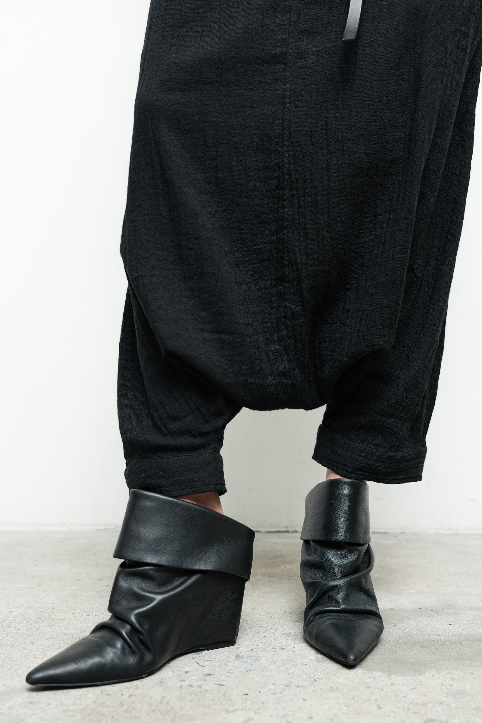 files/A-209_JudeMule-Black-03.jpg