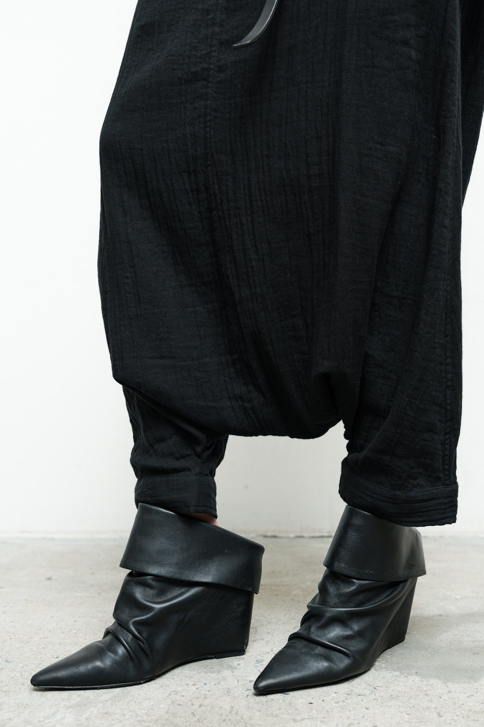 files/A-209_JudeMule-Black-04.jpg