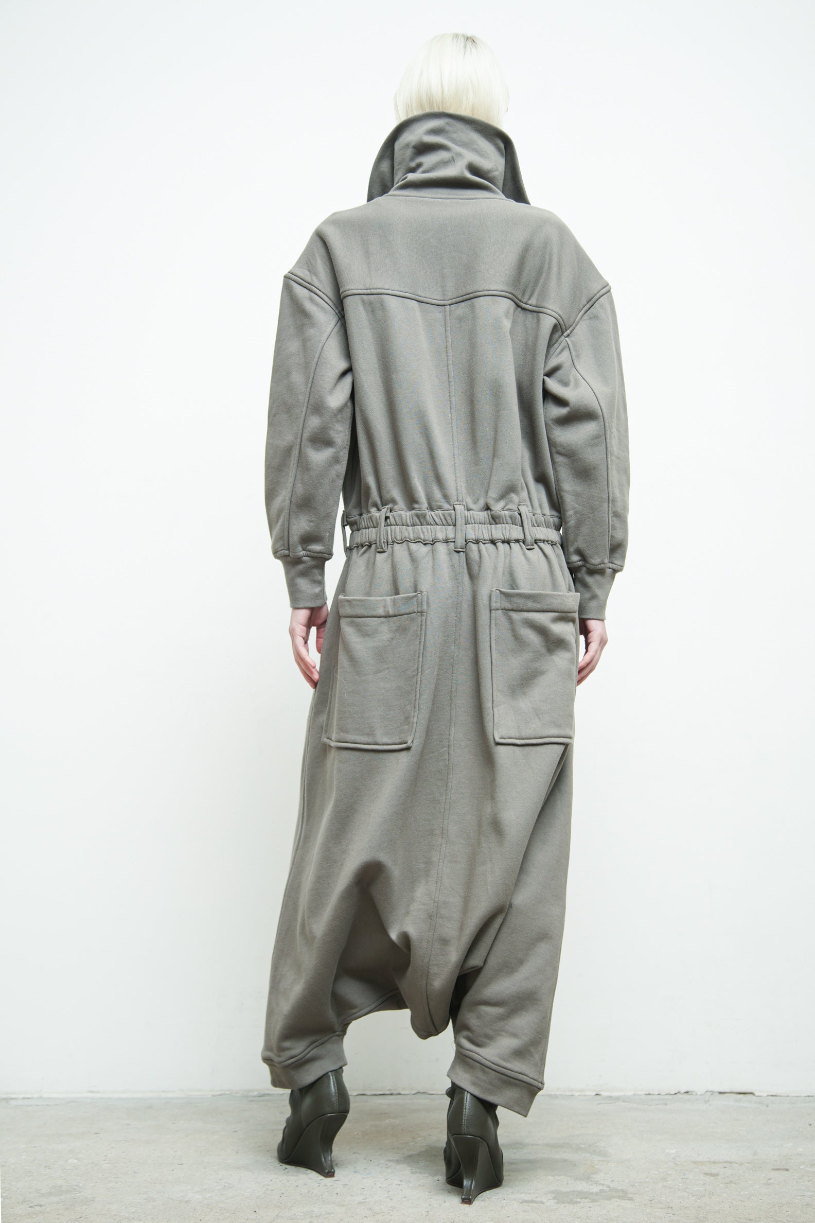 files/J-010-JaggerJumpsuit-Quartz-02.jpg
