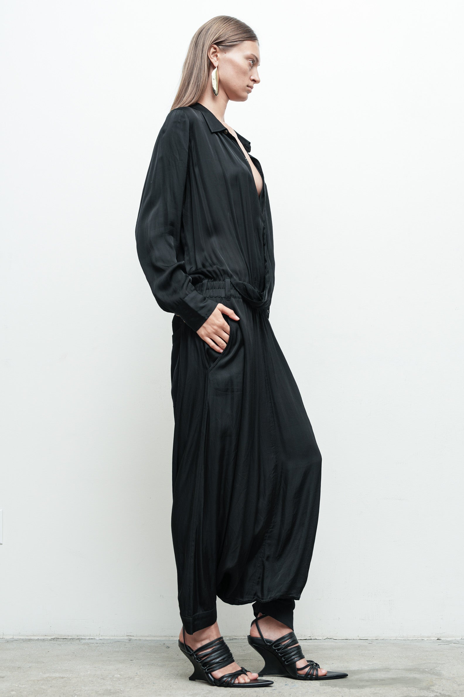 files/J-011-CirrusJumpsuit-Black--05.jpg