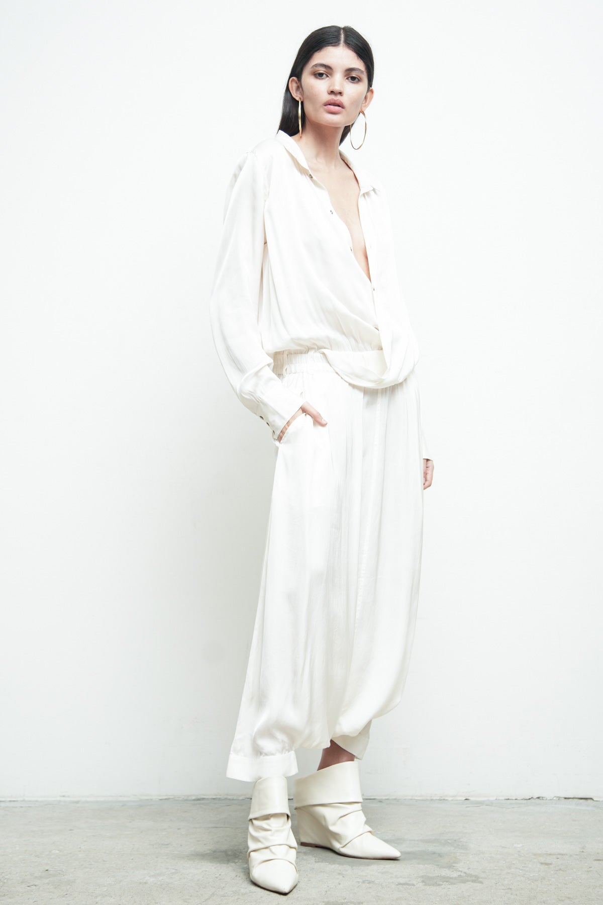 files/J-011B-CirrusJumpsuit-OffWhite-06.jpg