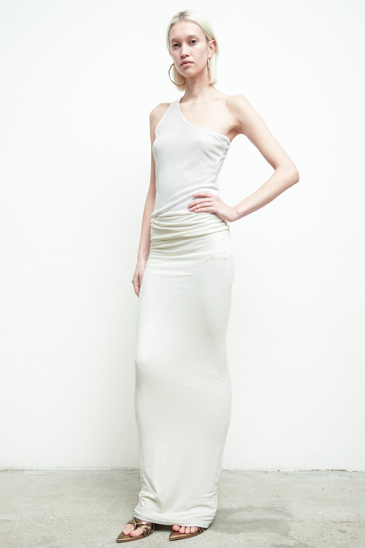 files/K-421-SkylarT-OffWhite-SK-081A-TubeSkirt-OffWhite-04.jpg
