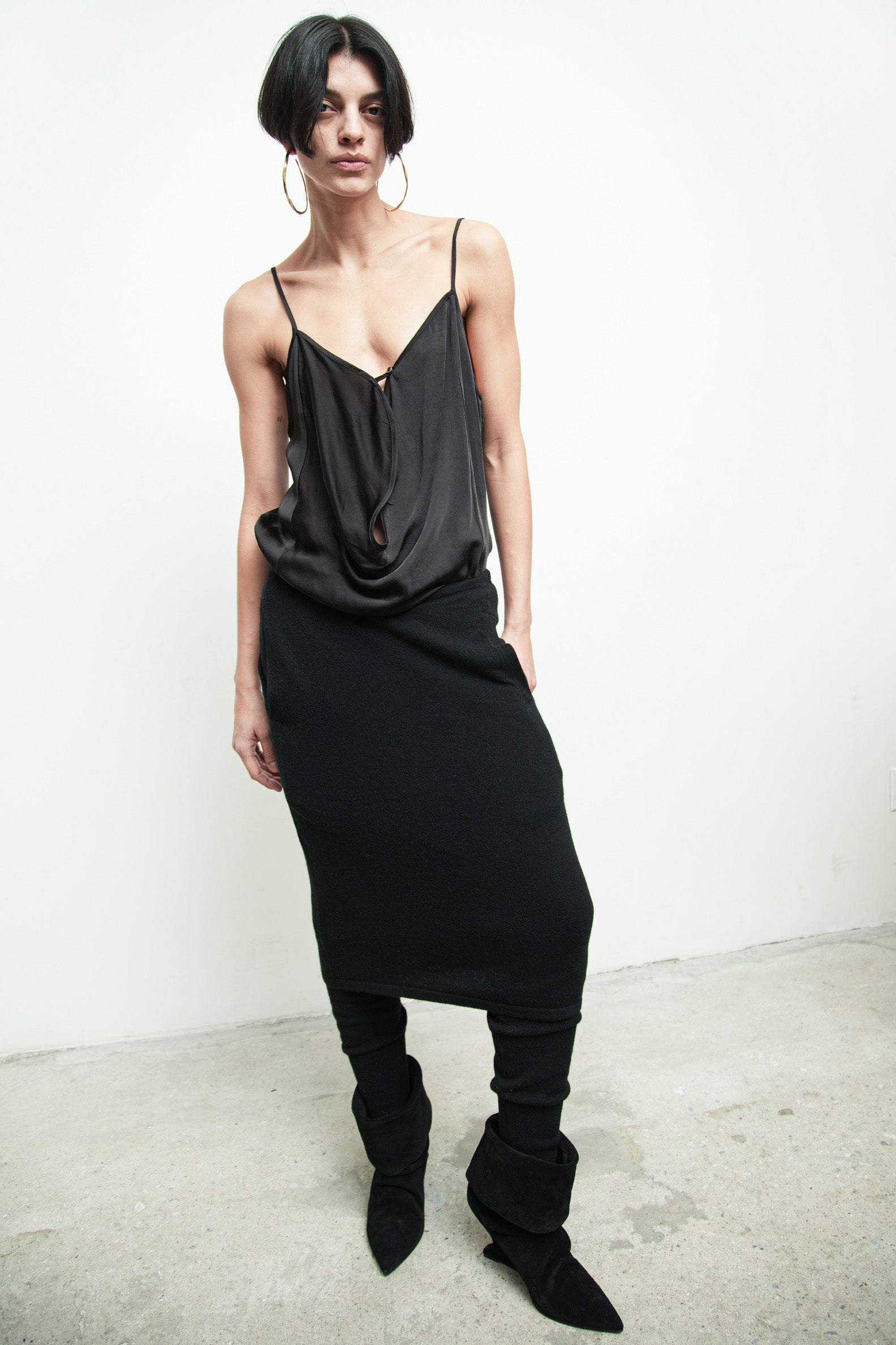 files/KP-355-DekkerSkirtPant-Black-03.jpg