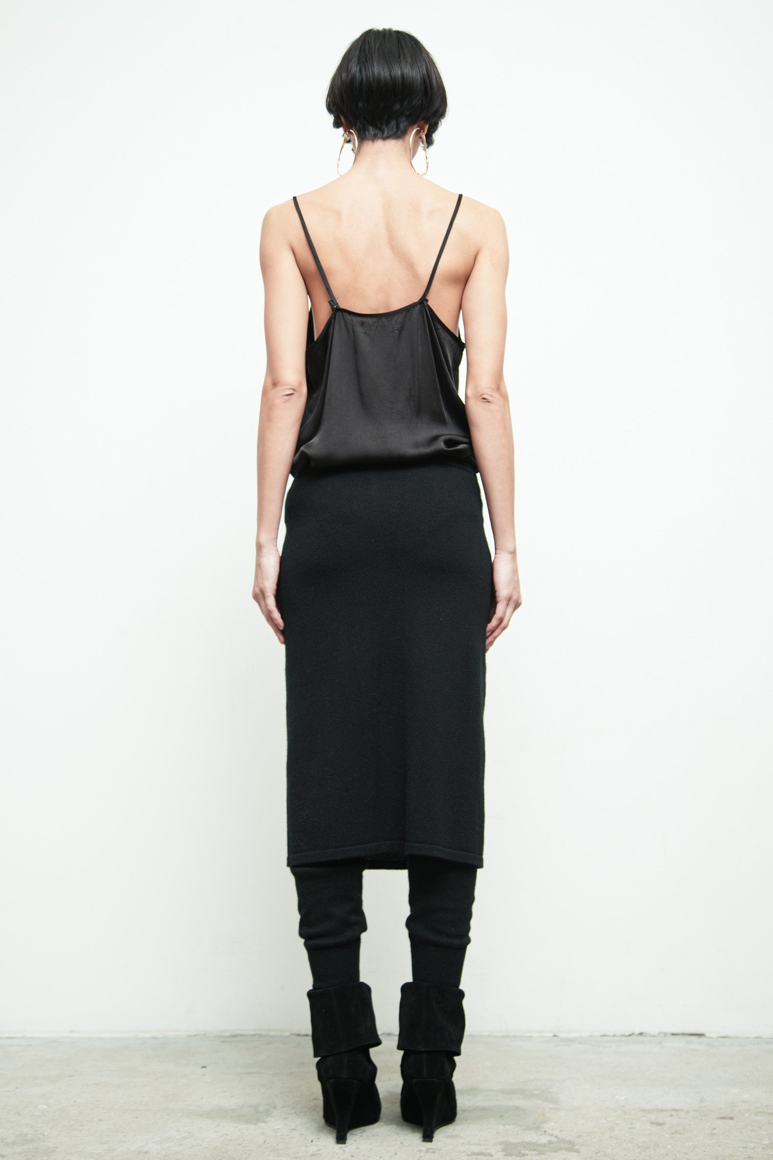 files/KP-355-DekkerSkirtPant-Black-05.jpg
