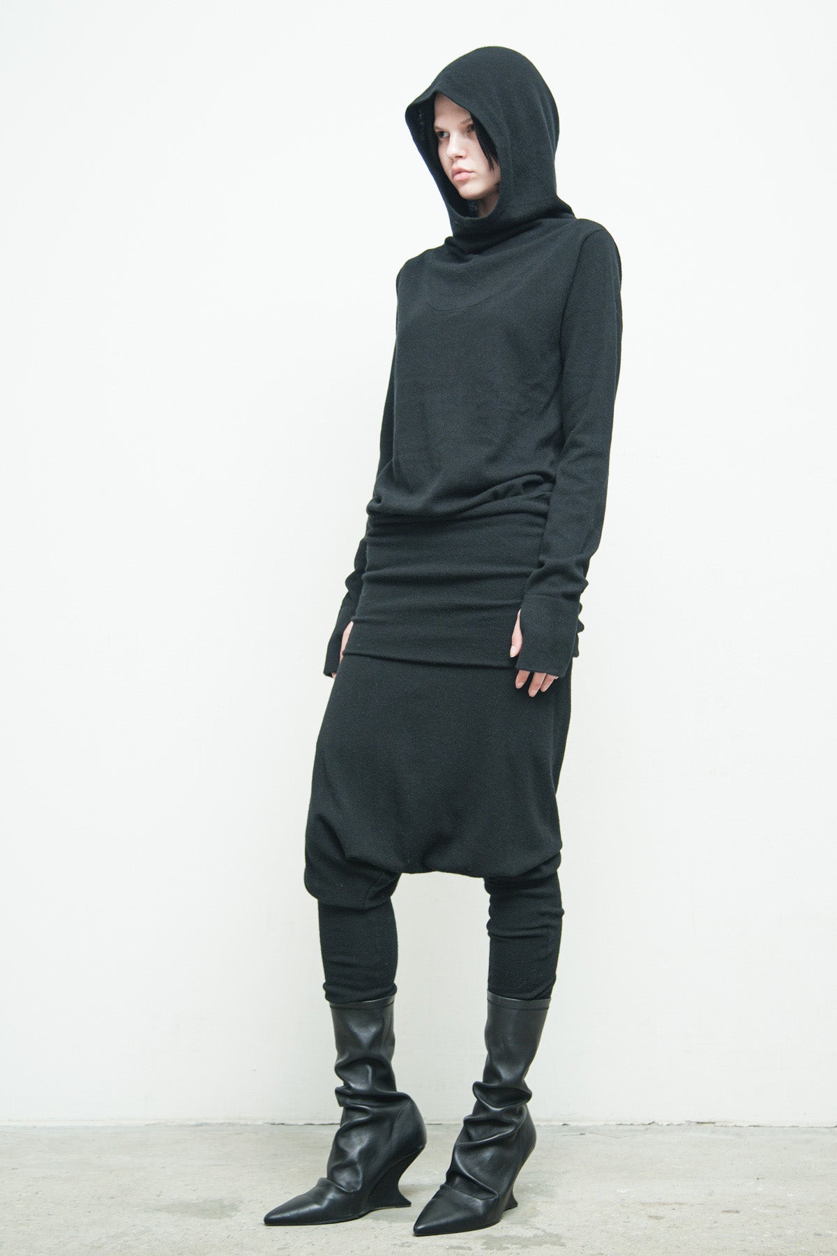 files/NicholasK-ClarkHoody-Black-02.jpg