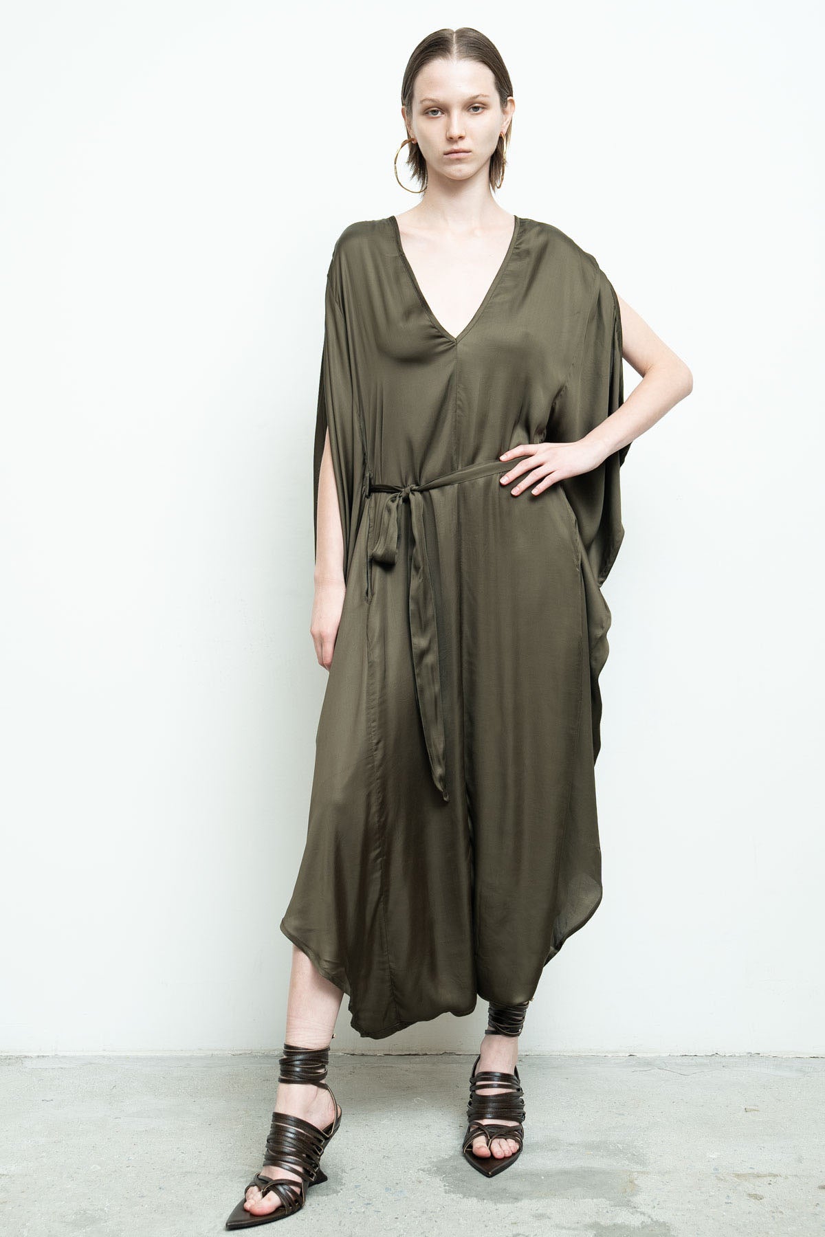 files/NicholasK-J-019-BeauJumpsuit-Moss-06_1bcd11b3-f80d-4ca3-839e-281ab42ca9bc.jpg